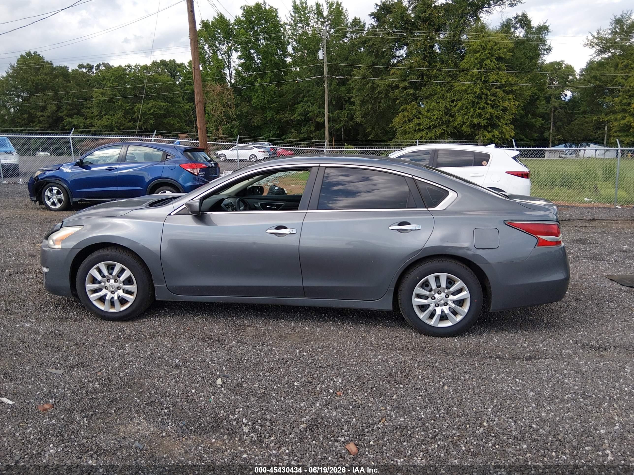 2015 Nissan Altima 2.5/2.5 S/2.5 Sl/2.5 Sv Серый vin: 1N4AL3AP8FC249863