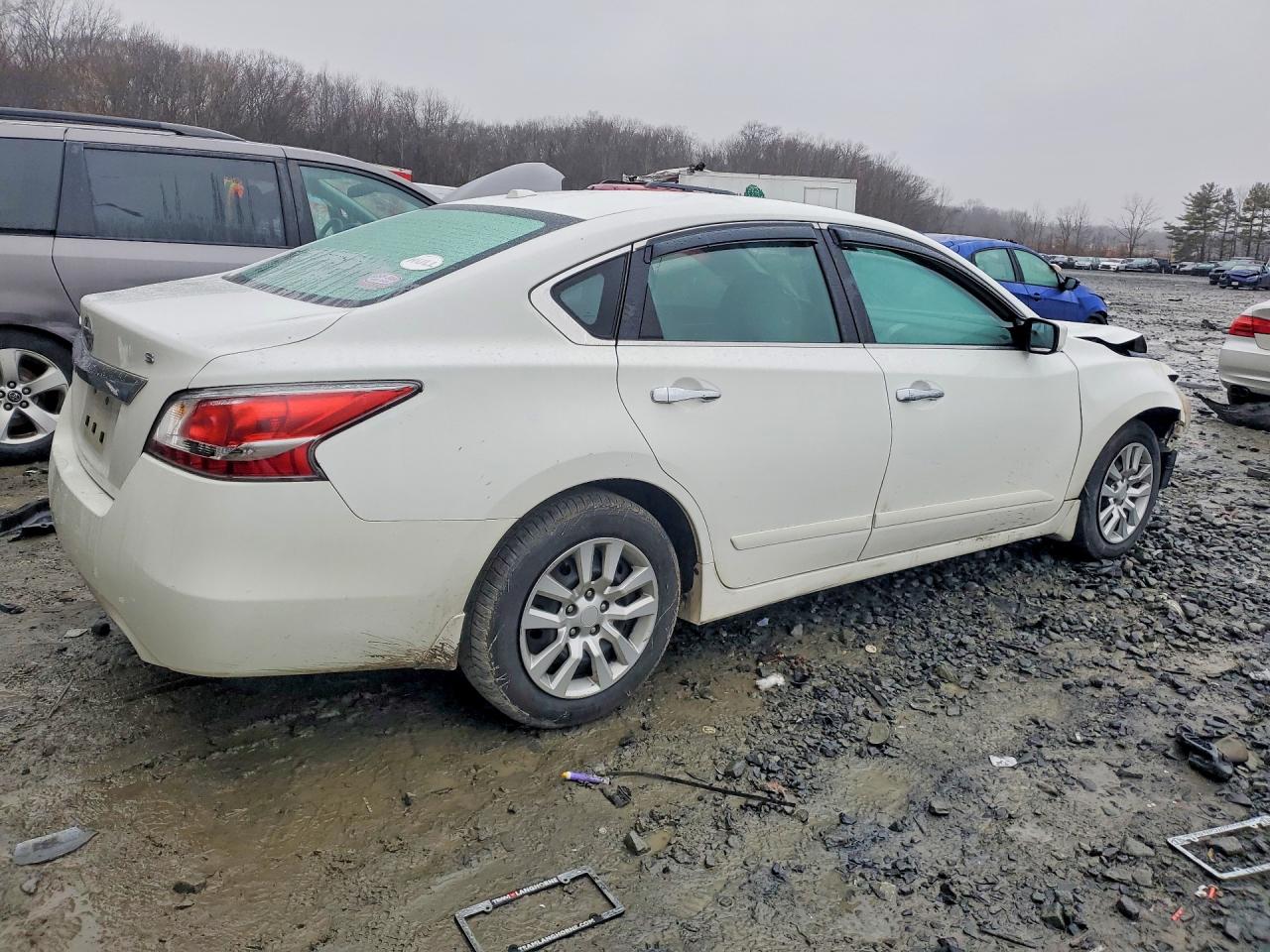 2015 Nissan Altima 2.5 S White vin: 1N4AL3AP8FC254707