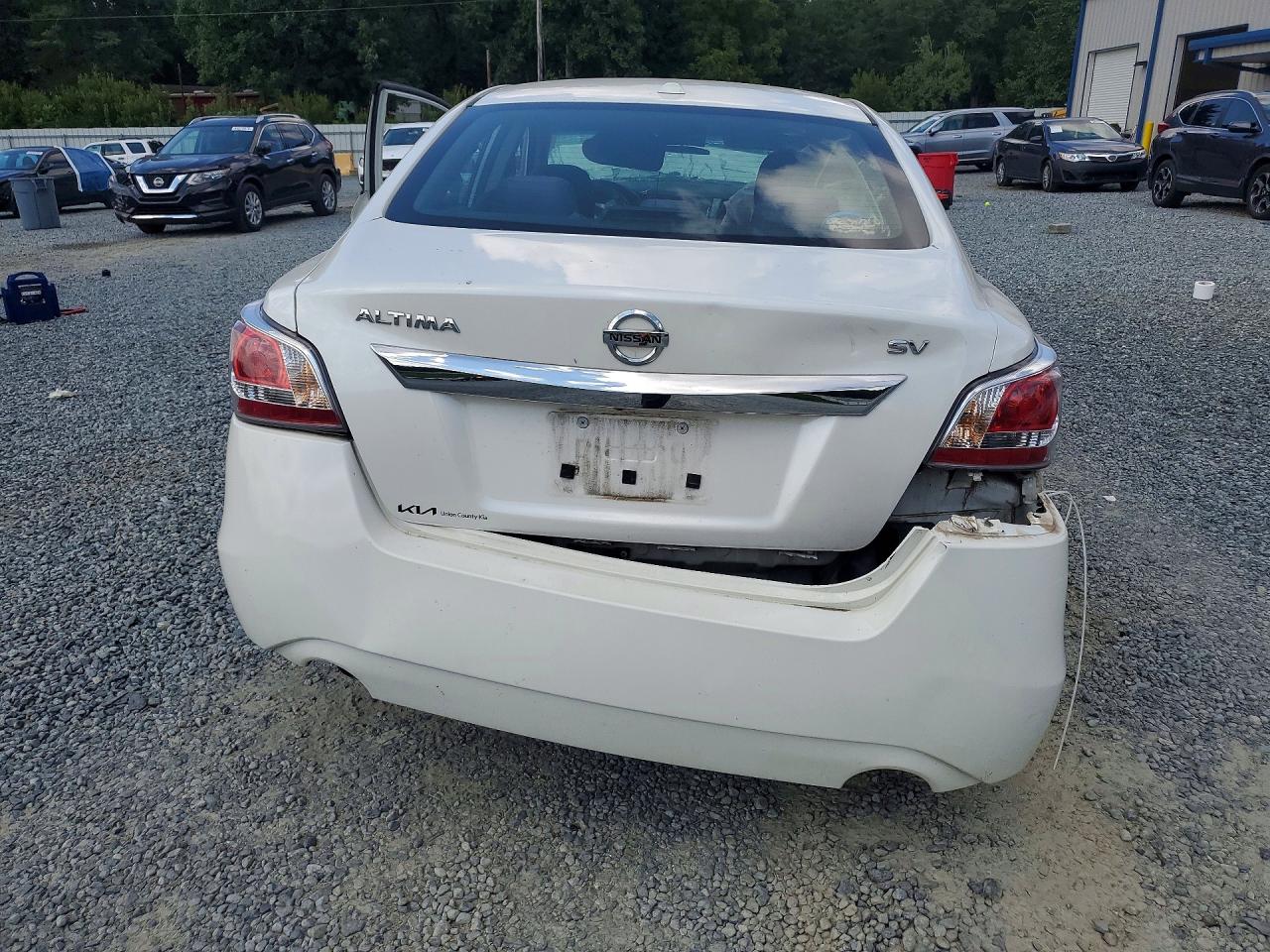 2015 Nissan Altima 2.5 Sv White vin: 1N4AL3AP8FC259227