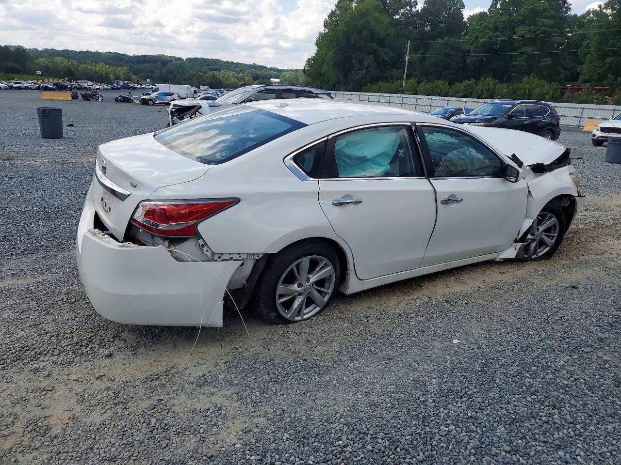 2015 Nissan Altima 2.5 Sv White vin: 1N4AL3AP8FC259227