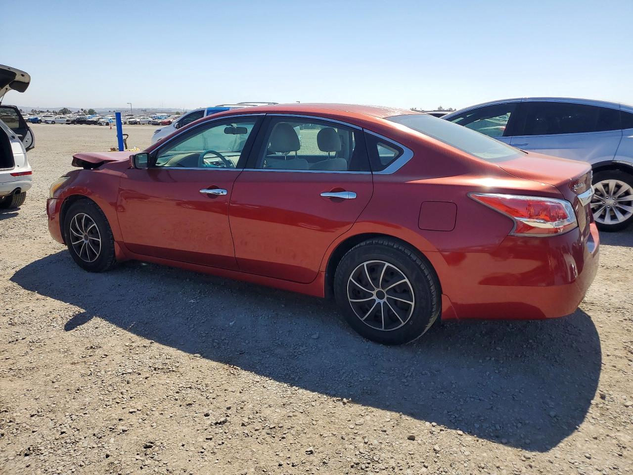 2015 Nissan Altima 2.5 S Красный vin: 1N4AL3AP8FC261365