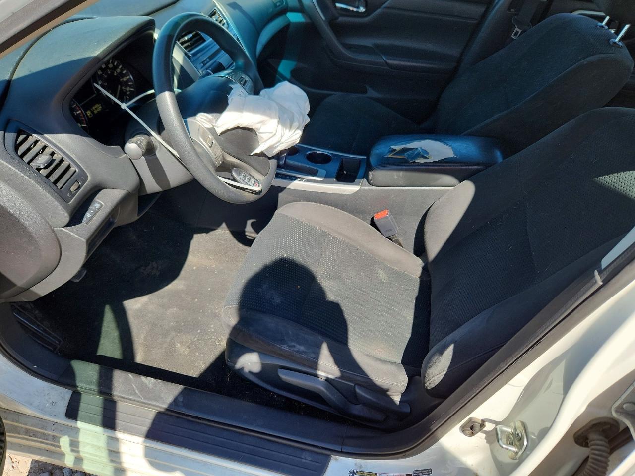 2015 Nissan Altima 2.5 S White vin: 1N4AL3AP8FC265402