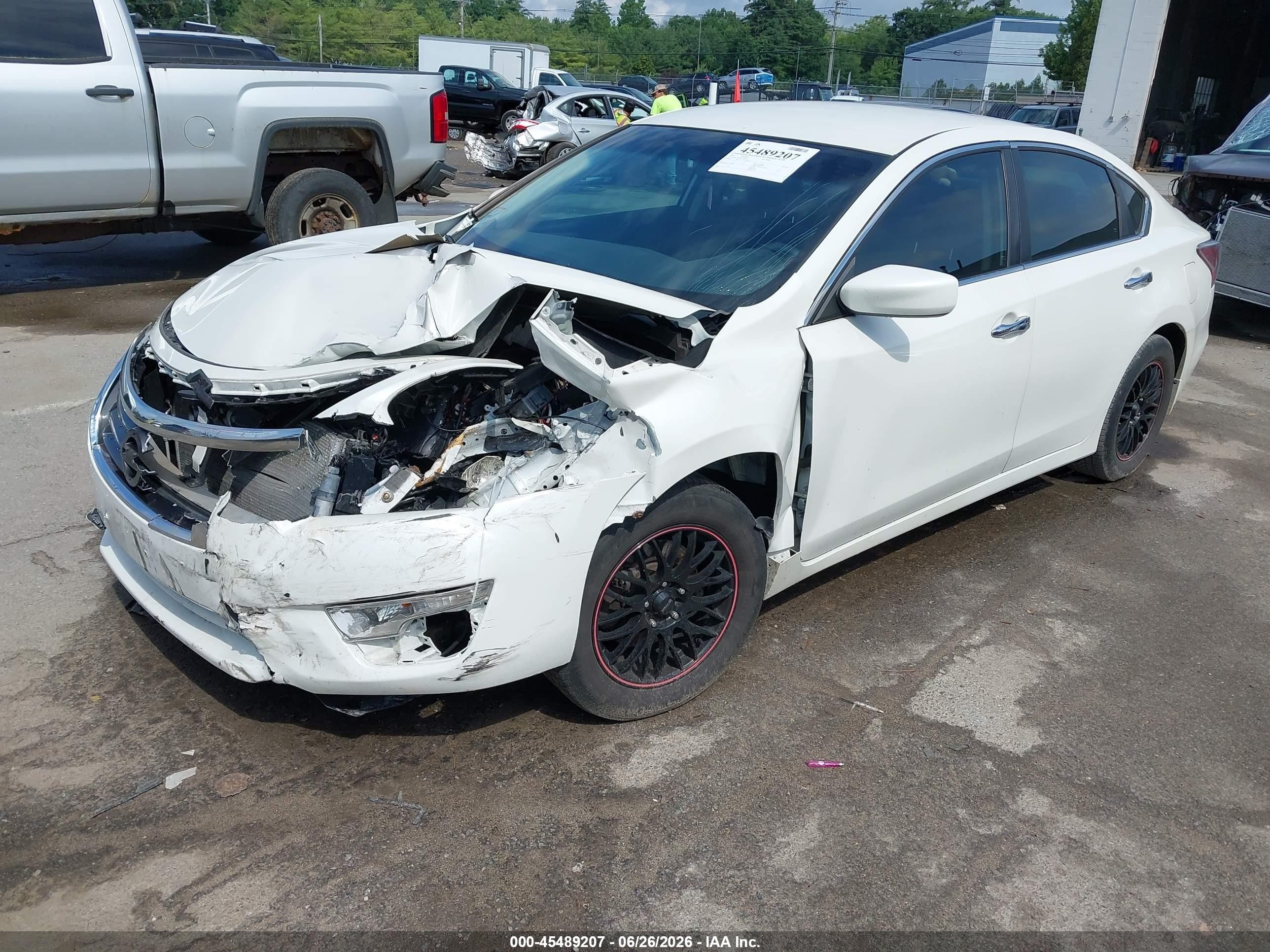 2015 Nissan Altima 2.5 S White vin: 1N4AL3AP8FC266470