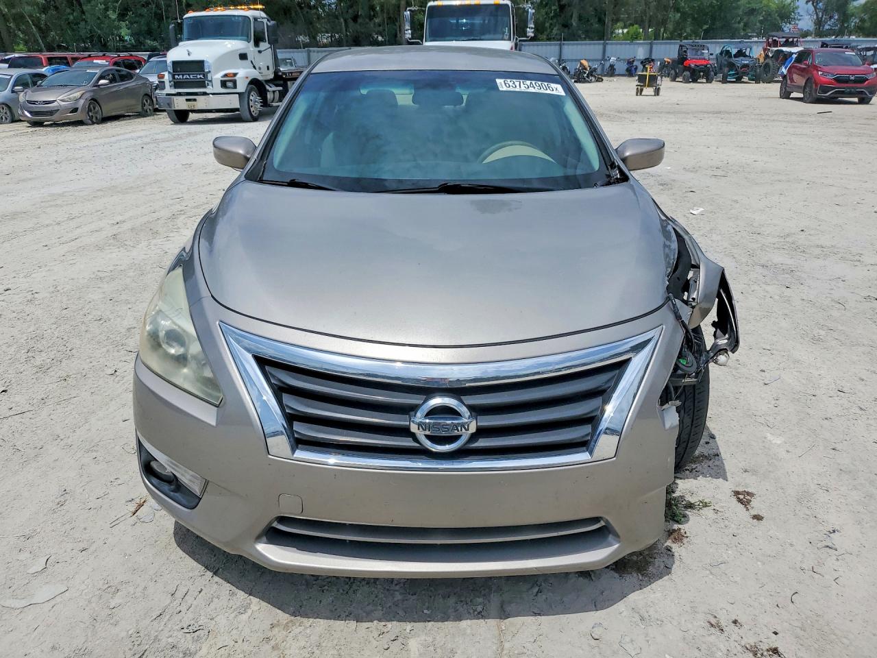 2015 Nissan Altima 2.5 Sv Silver vin: 1N4AL3AP8FC268526