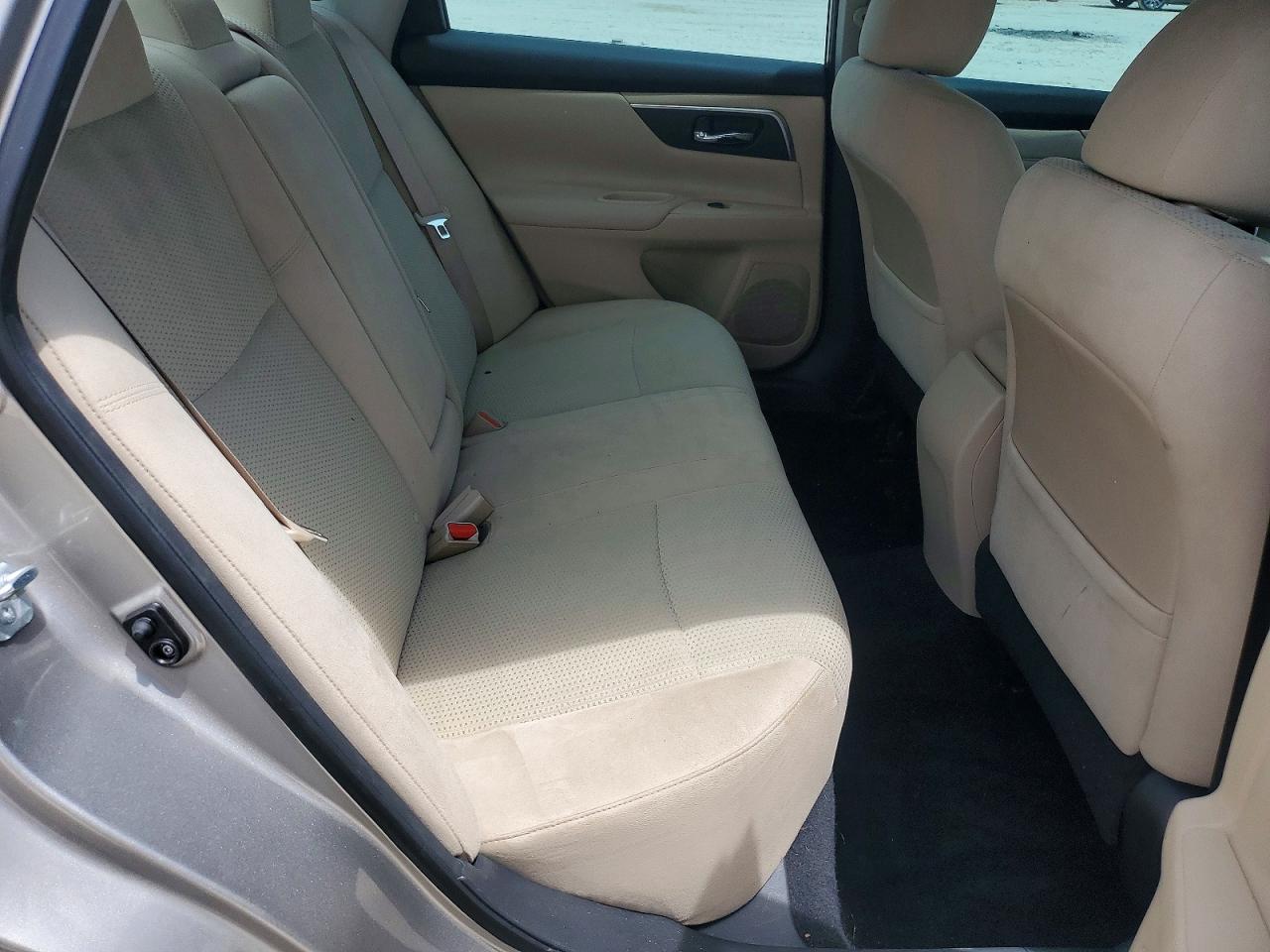 2015 Nissan Altima 2.5 Sv Silver vin: 1N4AL3AP8FC268526