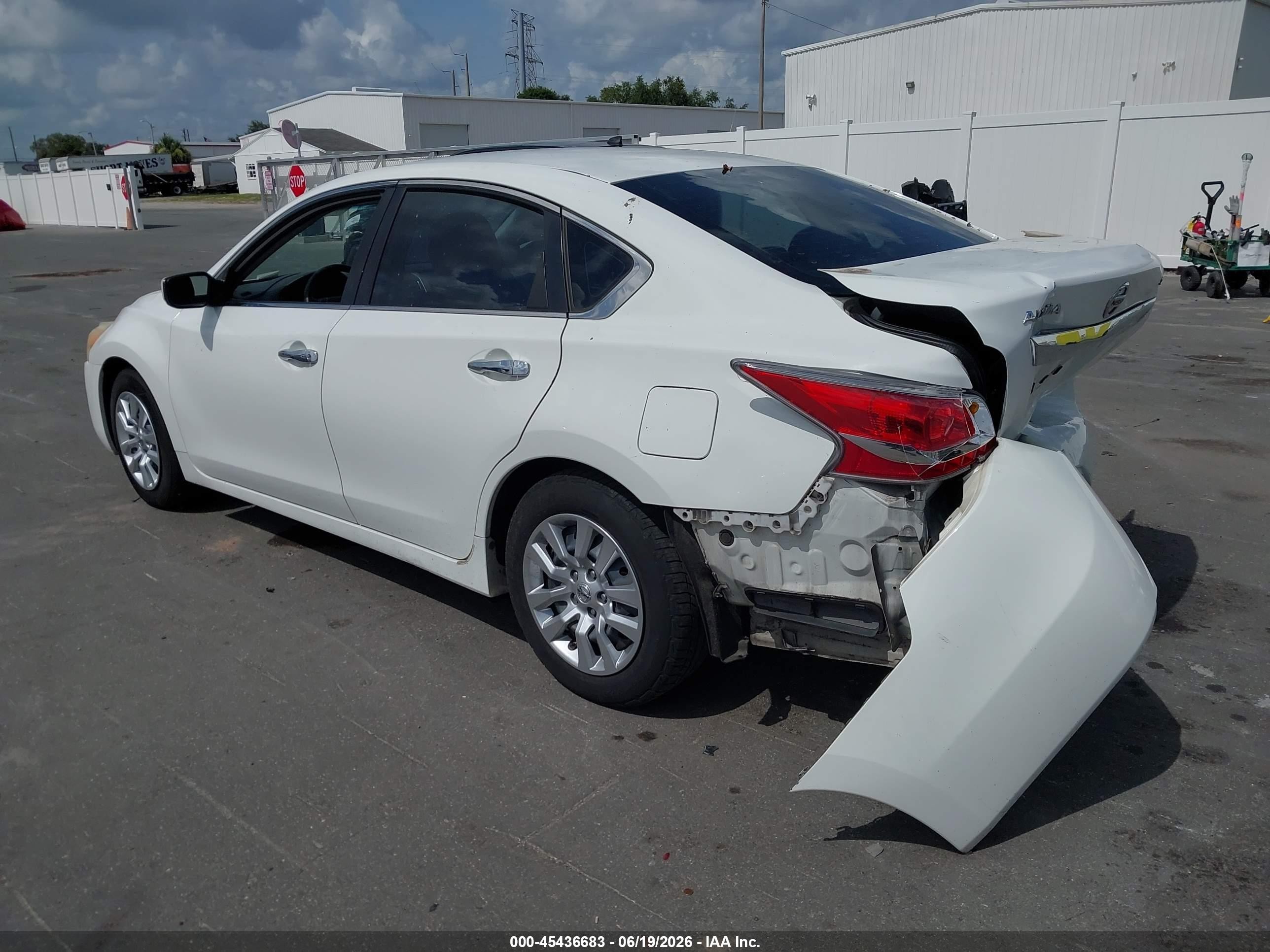 2015 Nissan Altima 2.5/2.5 S/2.5 Sl/2.5 Sv White vin: 1N4AL3AP8FC271684