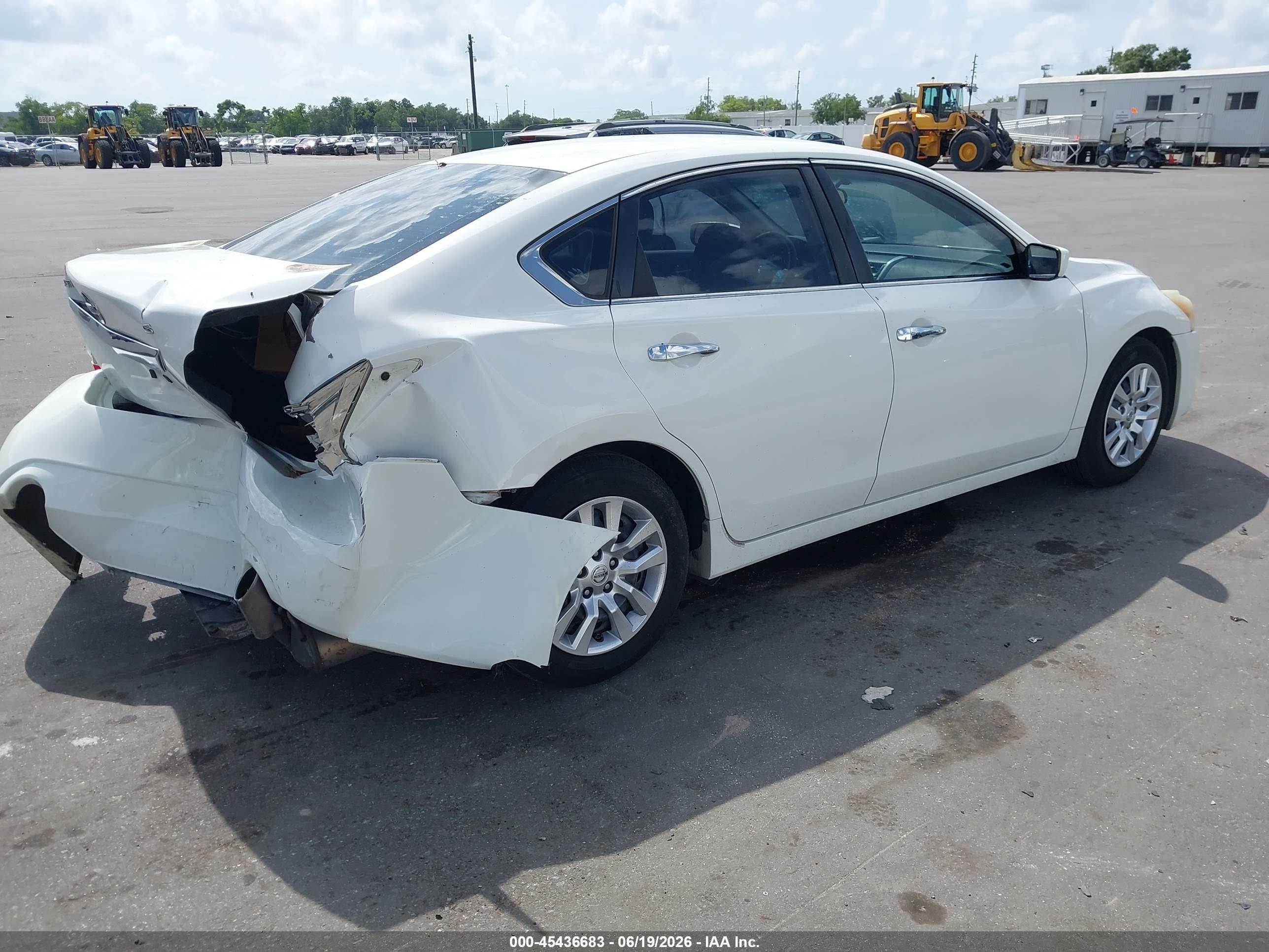 2015 Nissan Altima 2.5/2.5 S/2.5 Sl/2.5 Sv White vin: 1N4AL3AP8FC271684