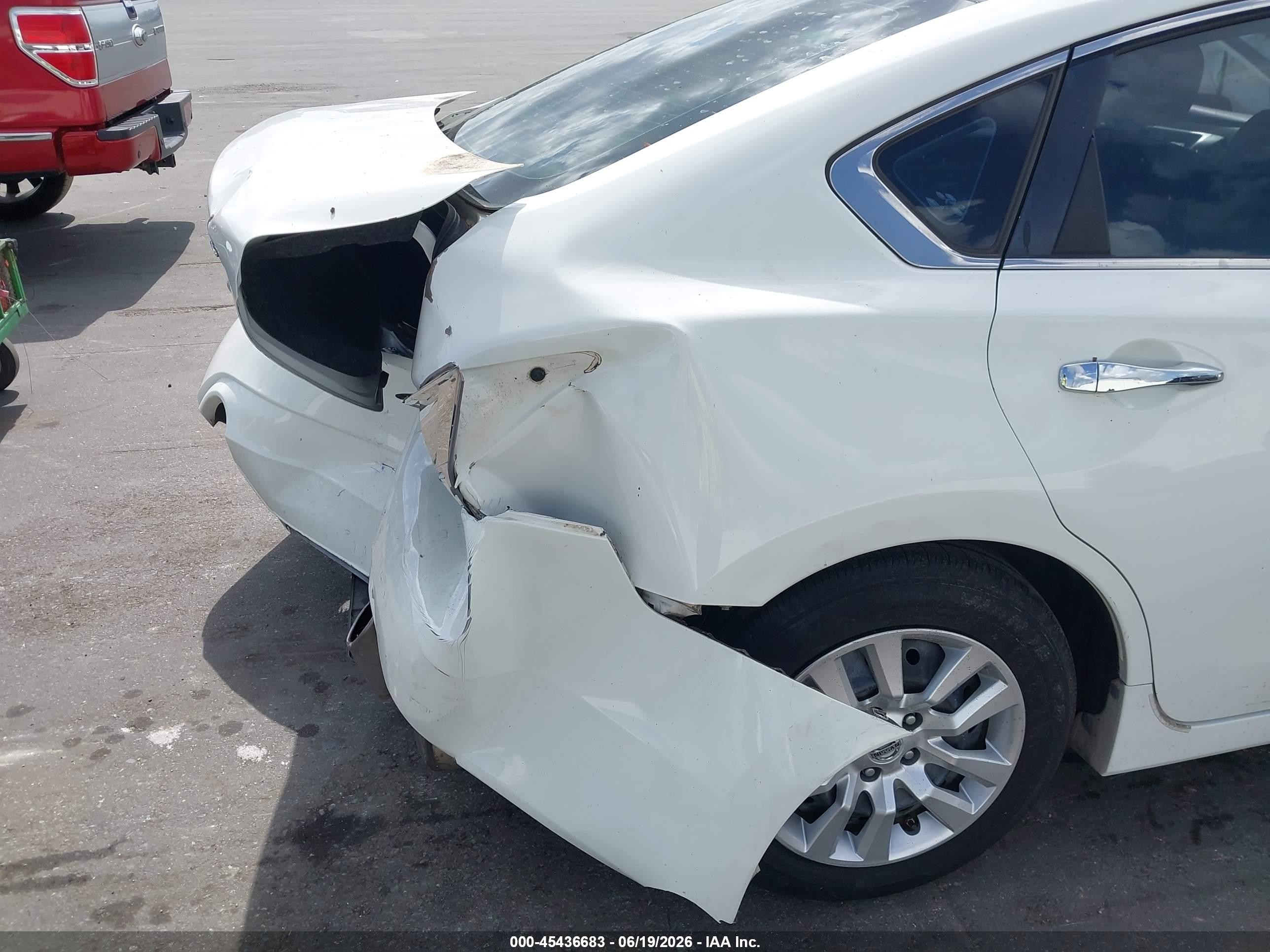 2015 Nissan Altima 2.5/2.5 S/2.5 Sl/2.5 Sv White vin: 1N4AL3AP8FC271684