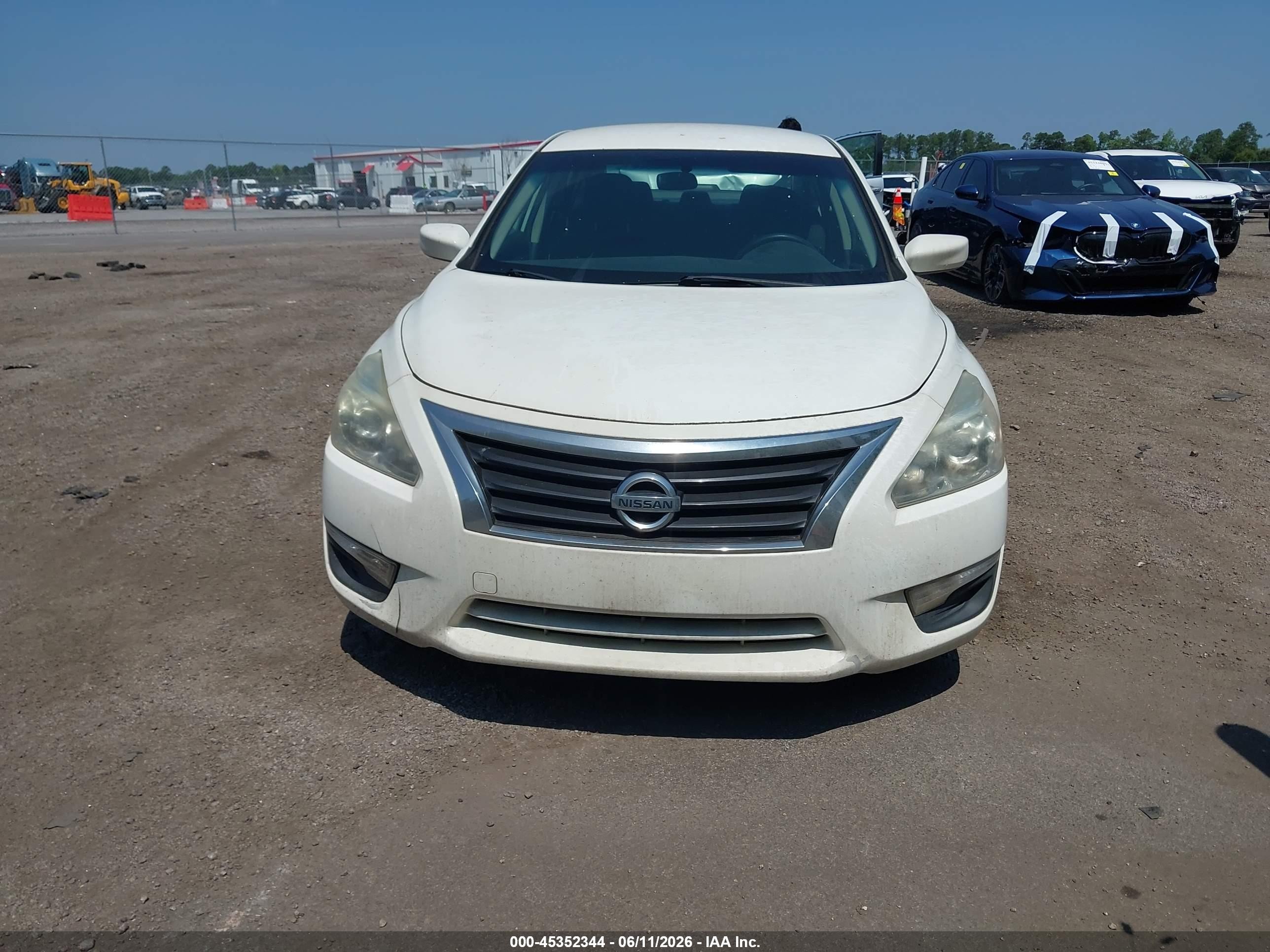 2015 Nissan Altima 2.5/2.5 S/2.5 Sl/2.5 Sv White vin: 1N4AL3AP8FC280904