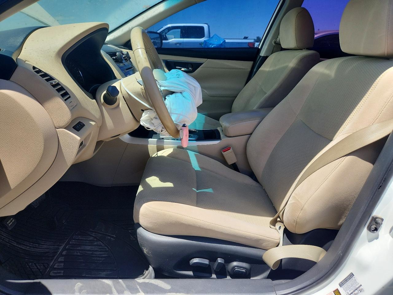 2015 Nissan Altima 2.5 Sv Белый vin: 1N4AL3AP8FC298187
