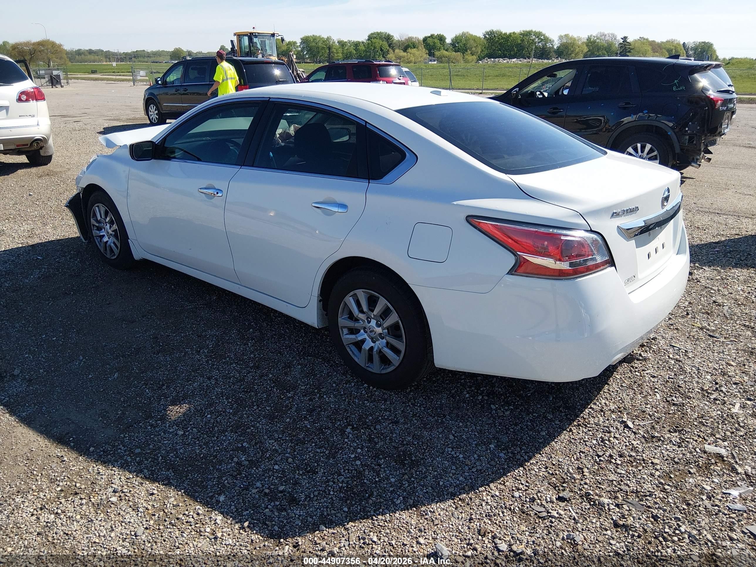 2015 Nissan Altima 2.5 S White vin: 1N4AL3AP8FC299131