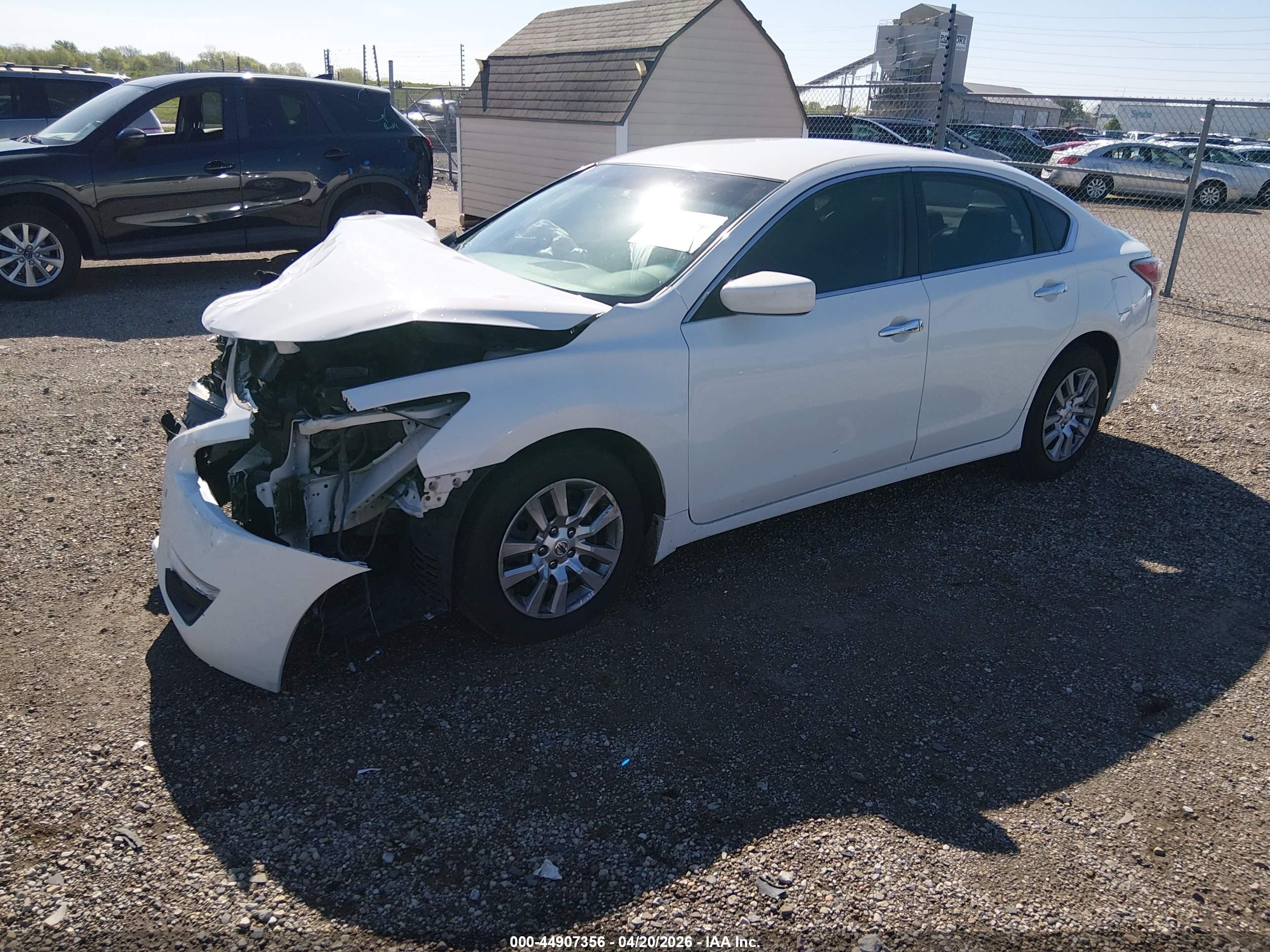 2015 Nissan Altima 2.5 S White vin: 1N4AL3AP8FC299131