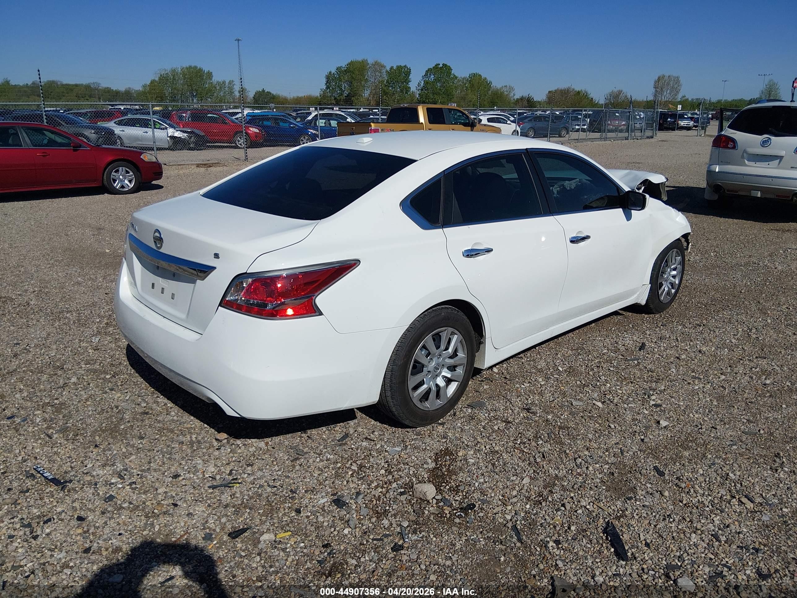 2015 Nissan Altima 2.5 S White vin: 1N4AL3AP8FC299131