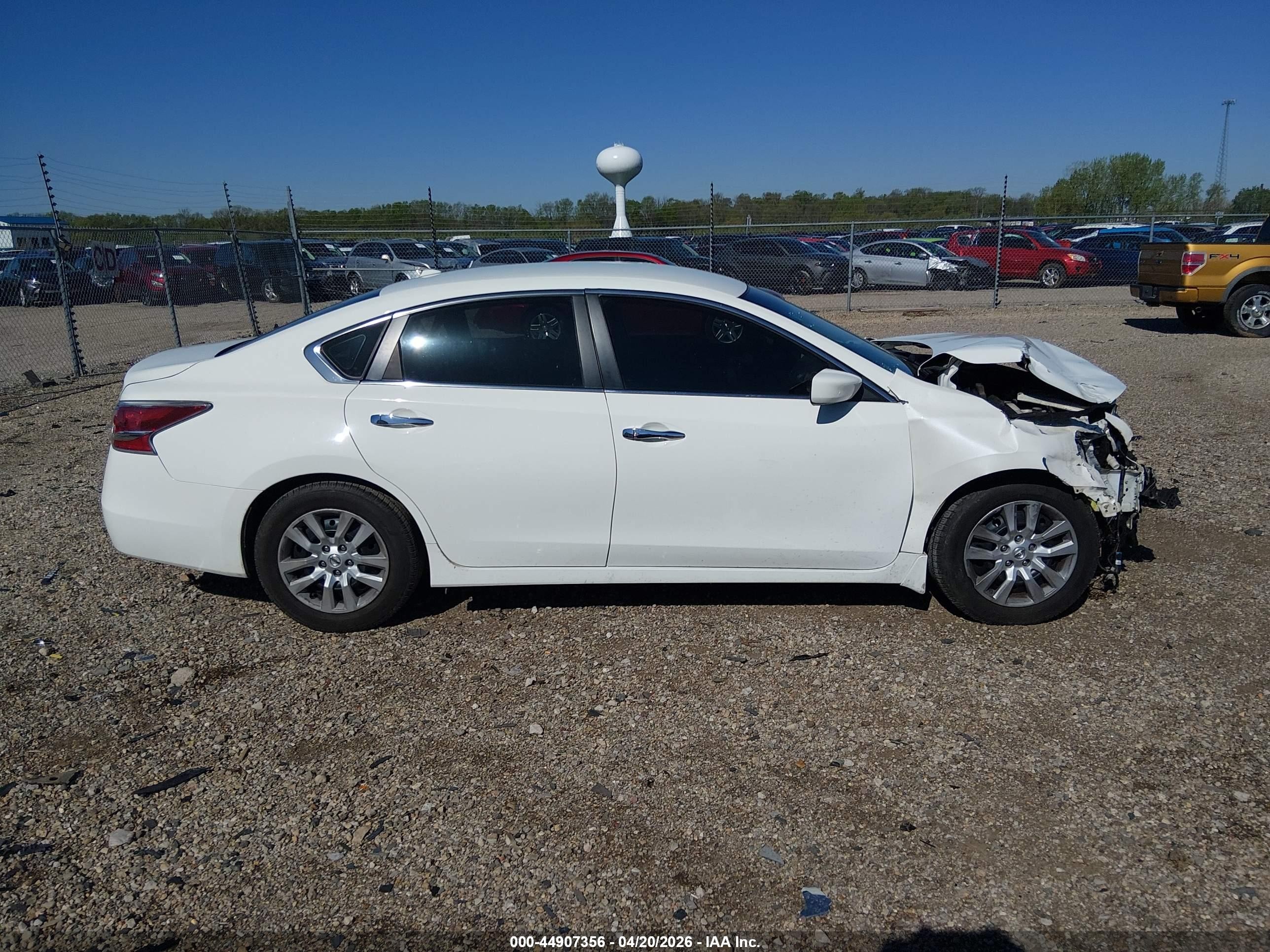 2015 Nissan Altima 2.5 S White vin: 1N4AL3AP8FC299131