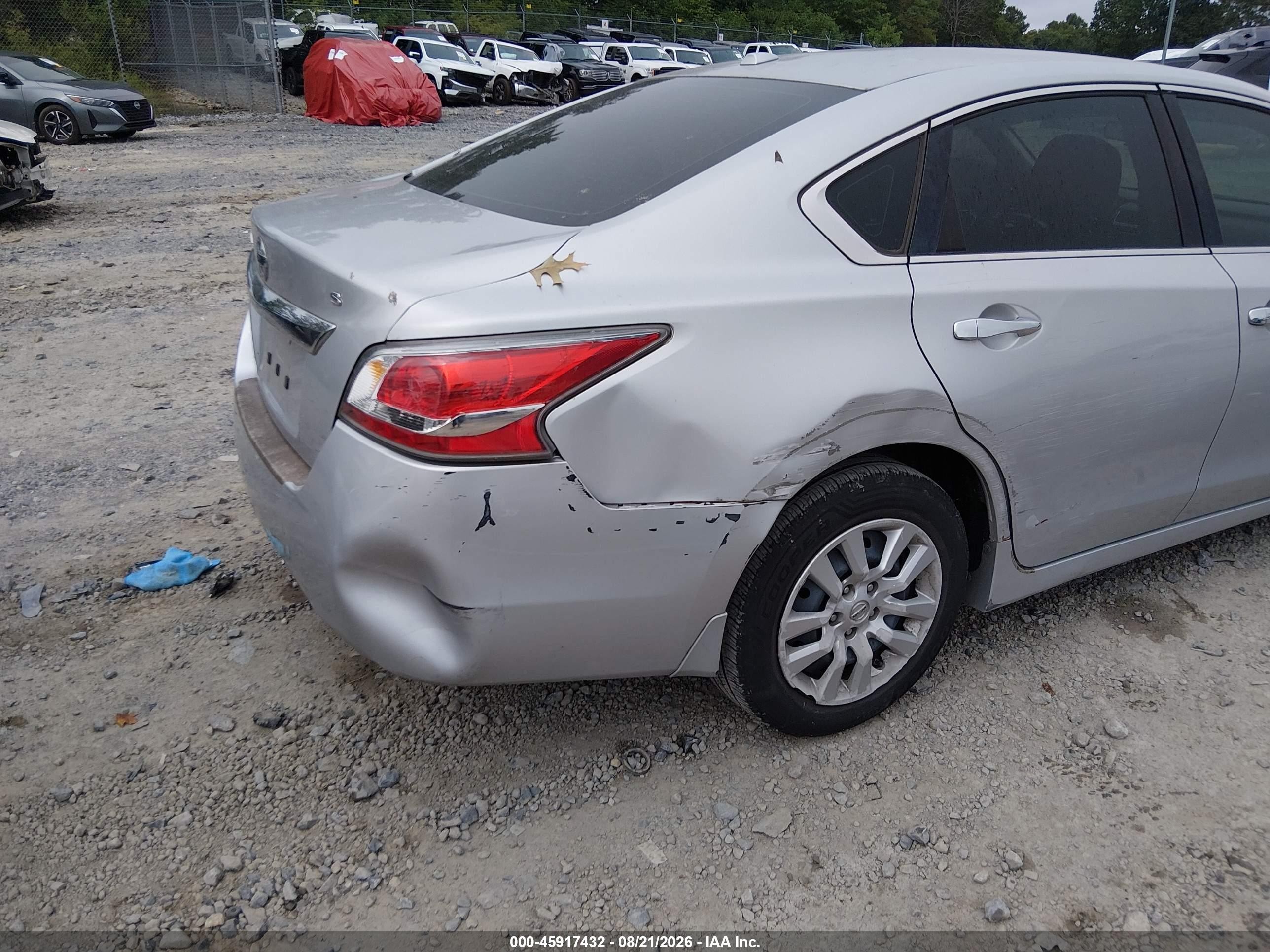 2015 Nissan Altima 2.5 S Silver vin: 1N4AL3AP8FC410423