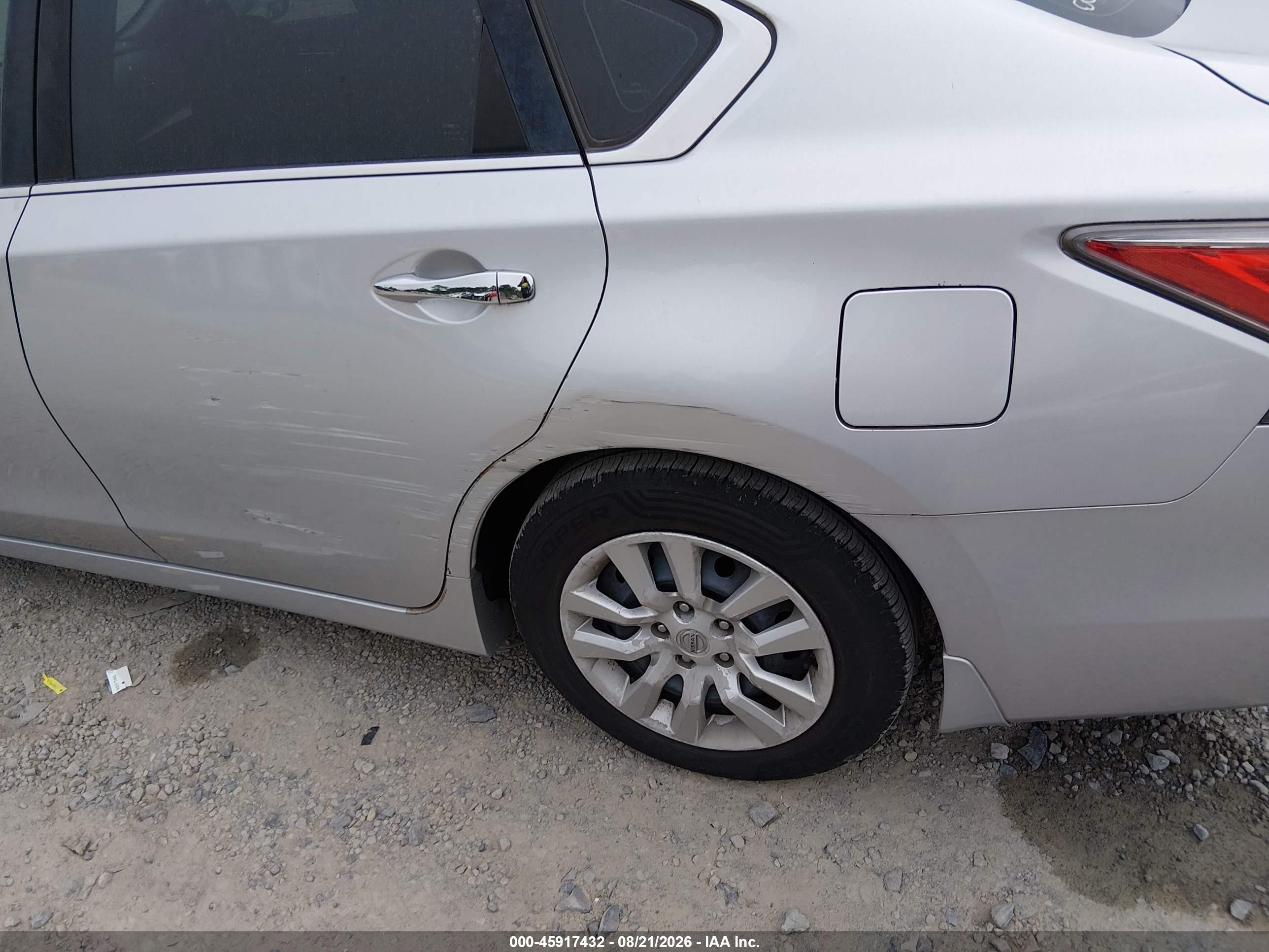 2015 Nissan Altima 2.5 S Silver vin: 1N4AL3AP8FC410423