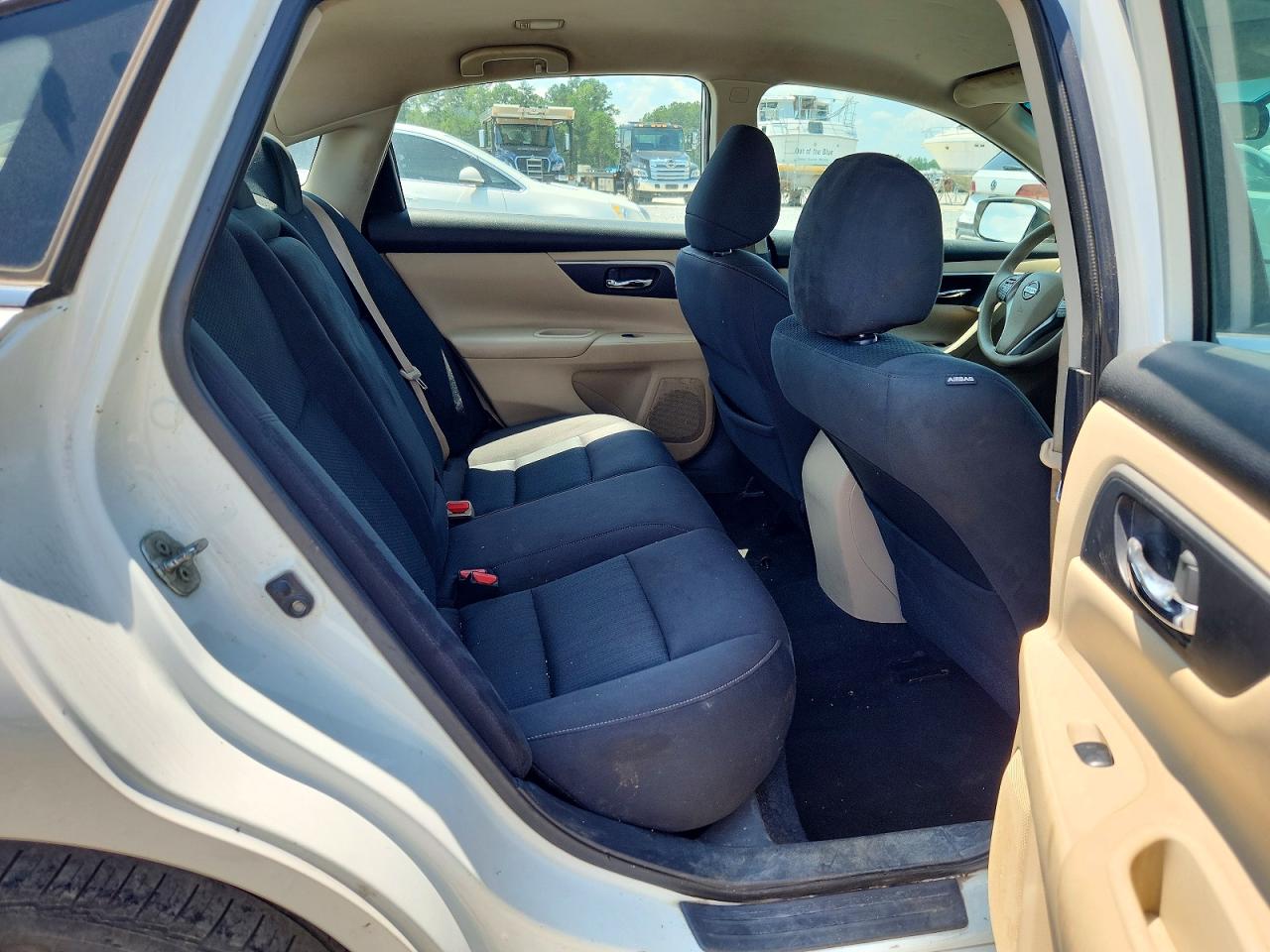 2015 Nissan Altima 2.5 S Белый vin: 1N4AL3AP8FC412074