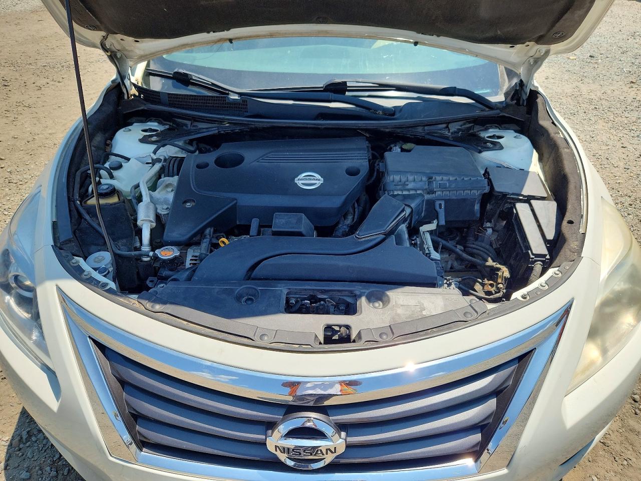 2015 Nissan Altima 2.5 S Белый vin: 1N4AL3AP8FC412074