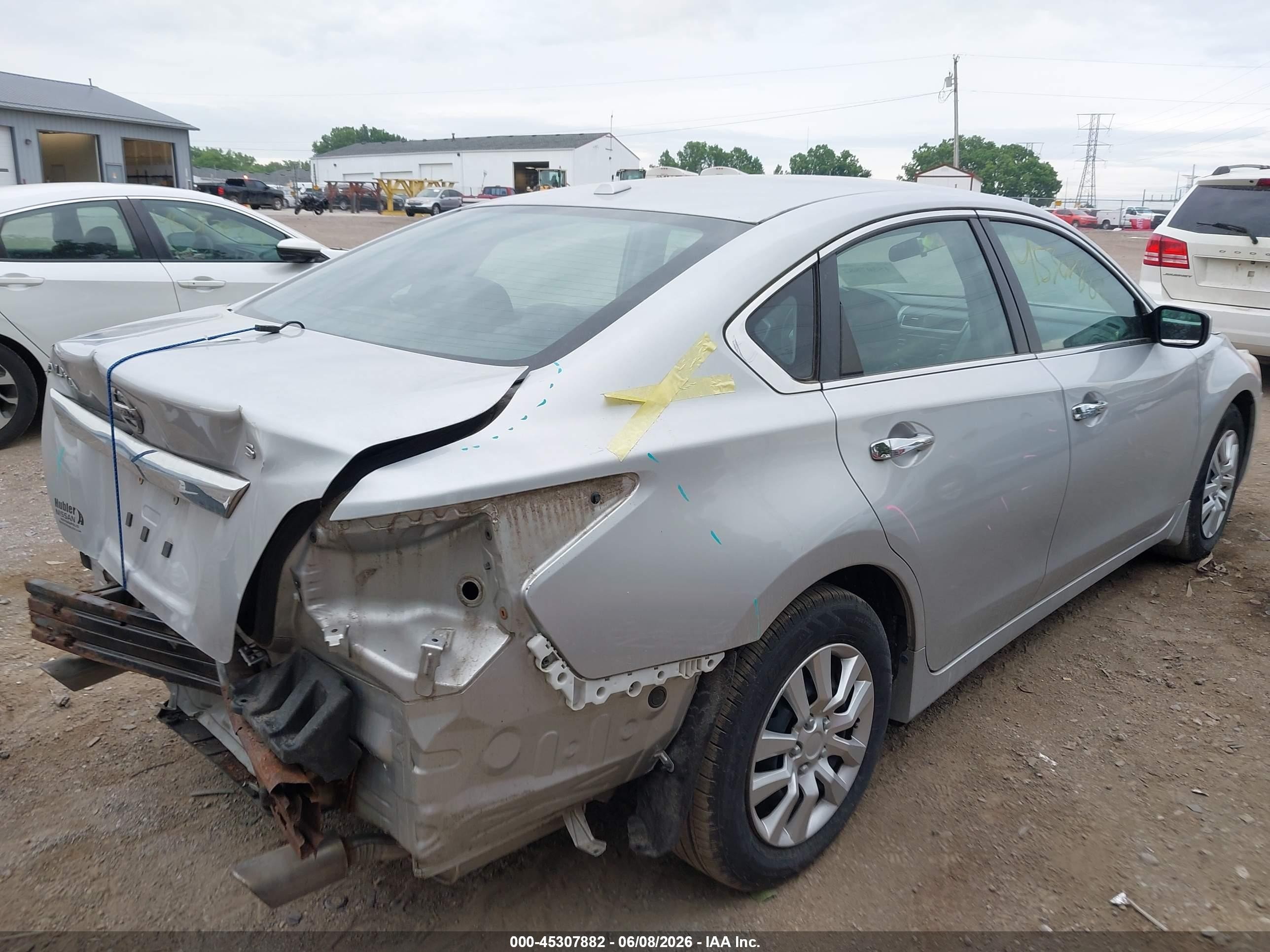 2015 Nissan Altima 2.5 S Silver vin: 1N4AL3AP8FC430221