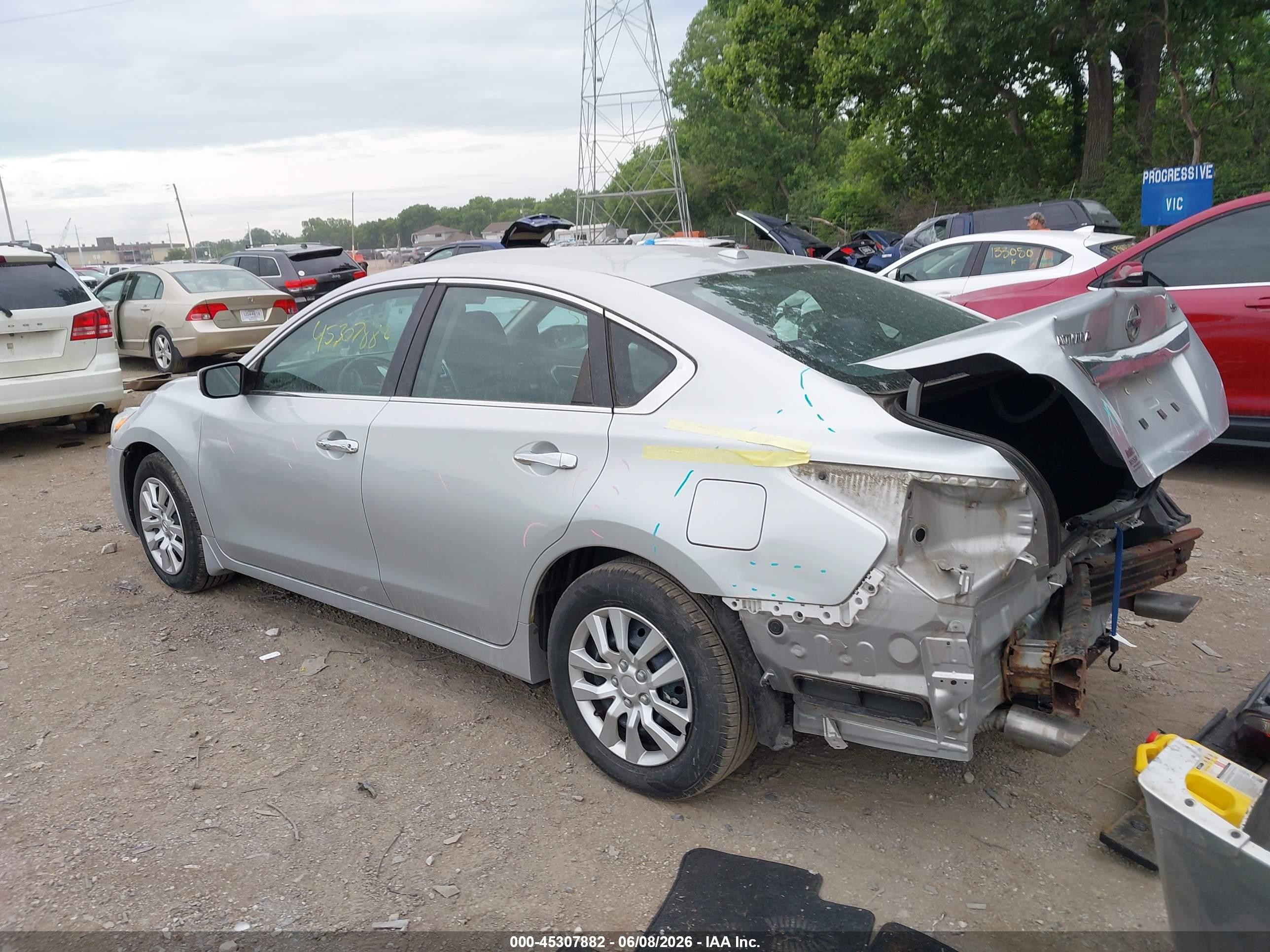 2015 Nissan Altima 2.5 S Silver vin: 1N4AL3AP8FC430221