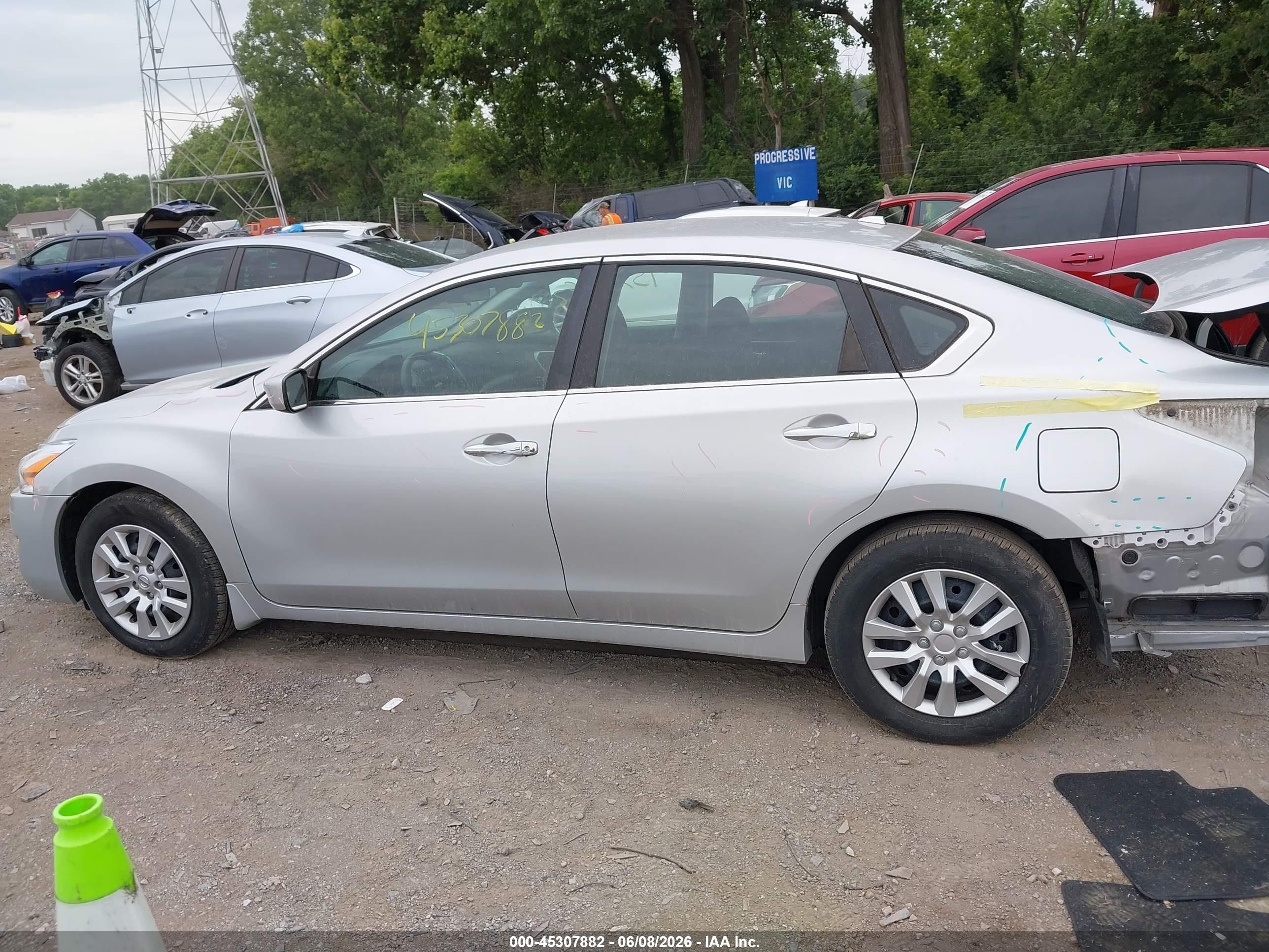 2015 Nissan Altima 2.5 S Silver vin: 1N4AL3AP8FC430221