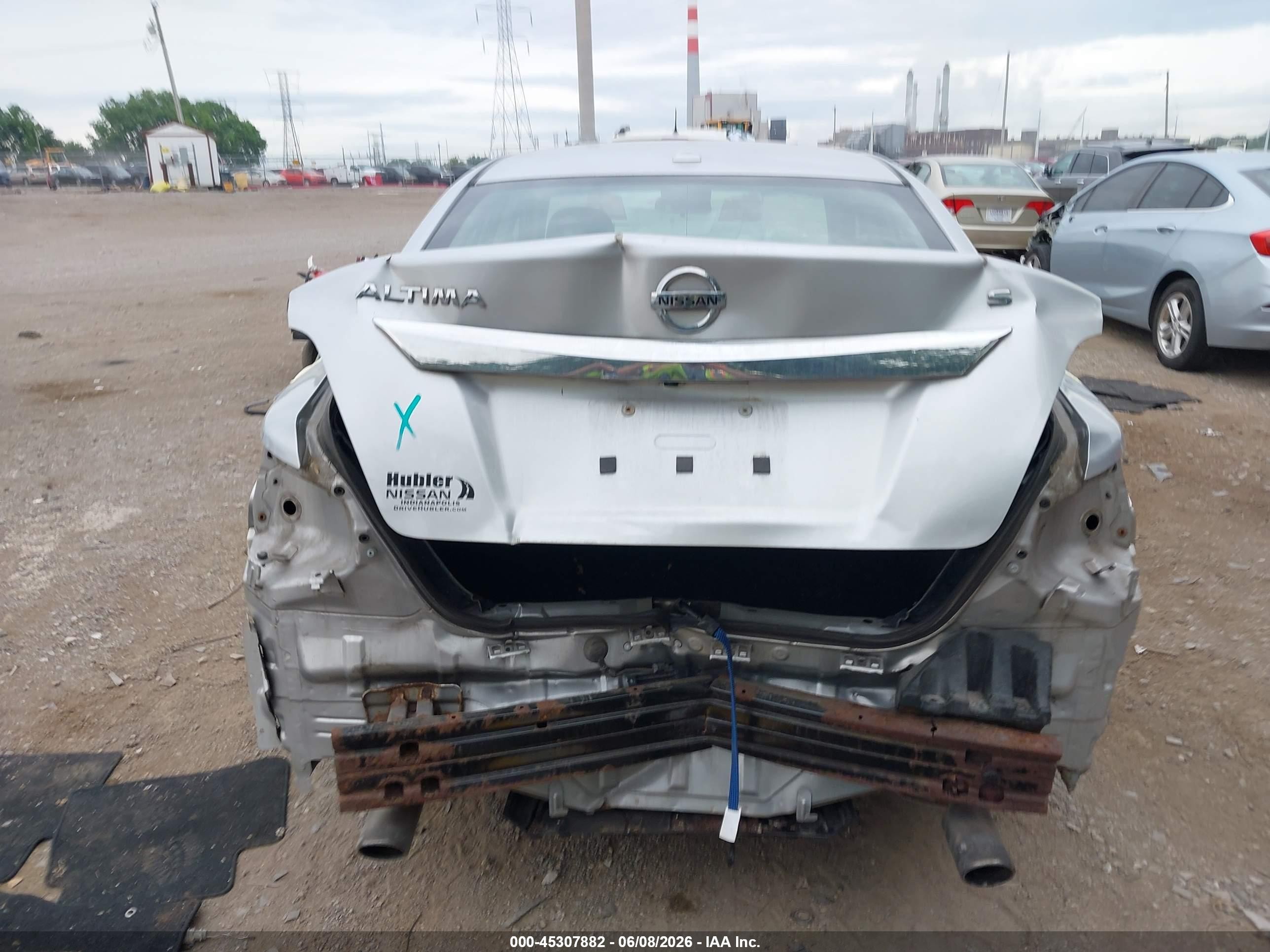 2015 Nissan Altima 2.5 S Silver vin: 1N4AL3AP8FC430221