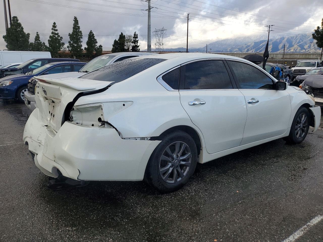 2015 Nissan Altima White vin: 1N4AL3AP8FC437282