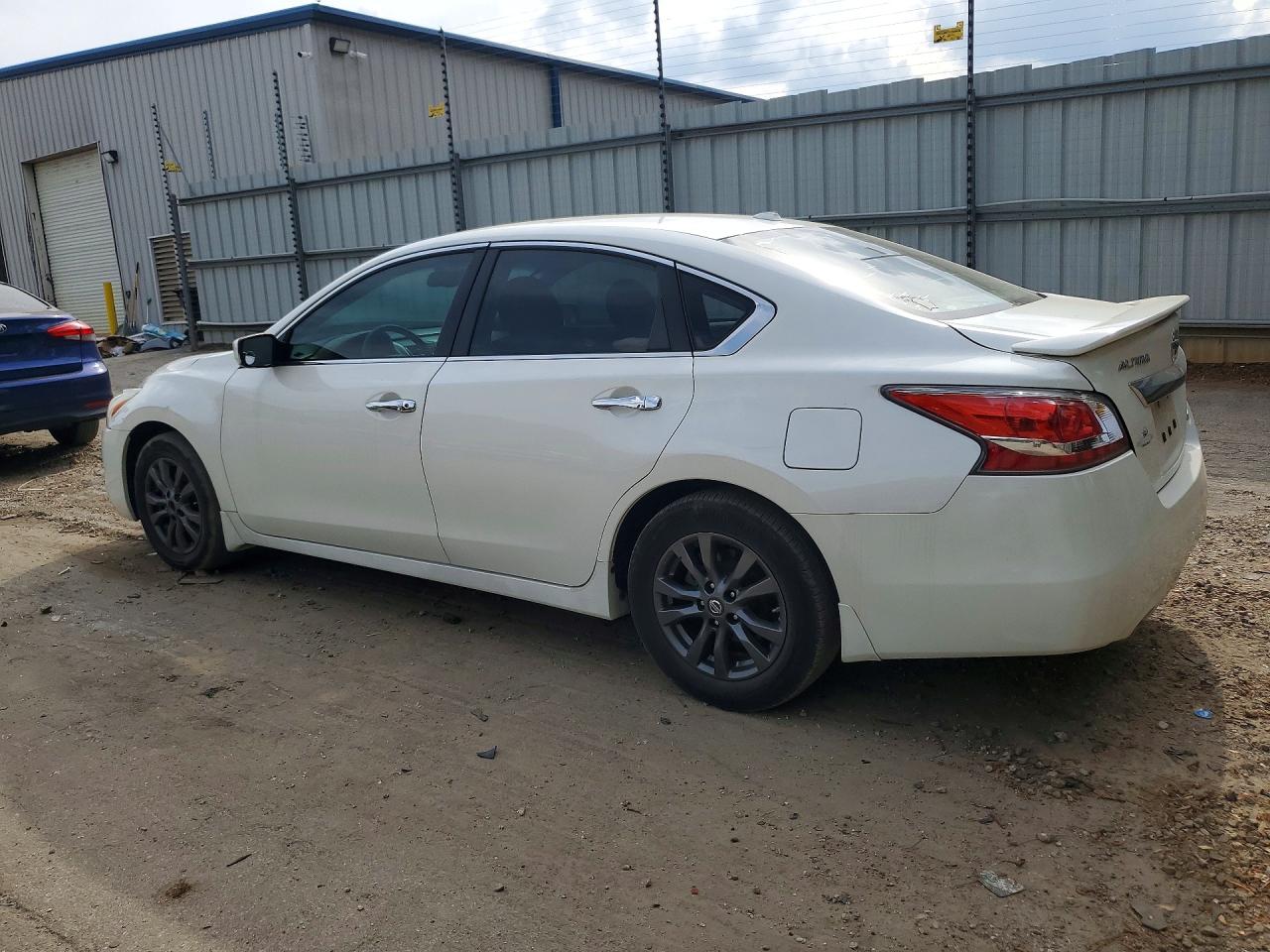 2015 Nissan Altima 2.5 S White vin: 1N4AL3AP8FC462201