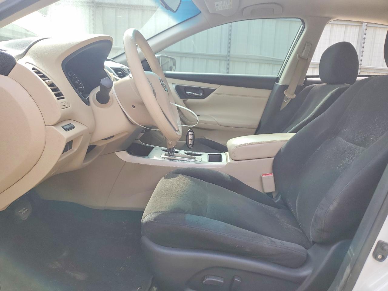 2015 Nissan Altima 2.5 S White vin: 1N4AL3AP8FC462201