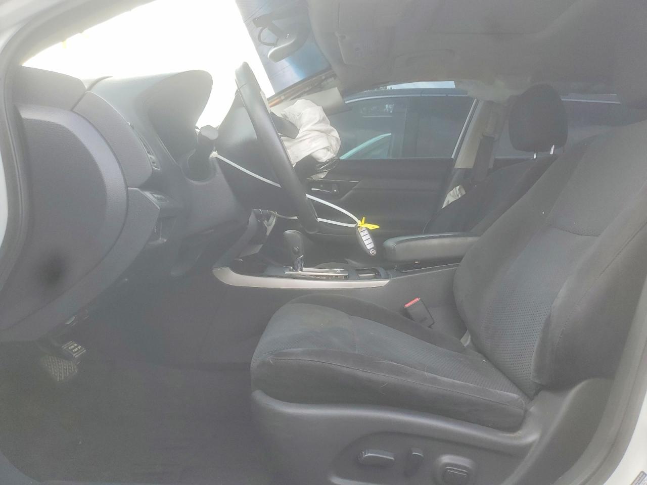 2015 Nissan Altima 2.5 Sv White vin: 1N4AL3AP8FC468175
