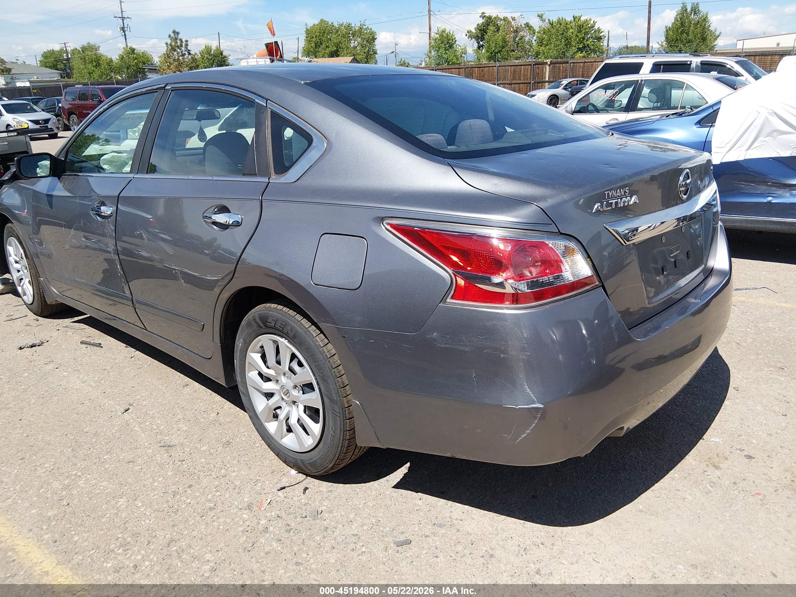 2015 Nissan Altima 2.5 S Серый vin: 1N4AL3AP8FC483016