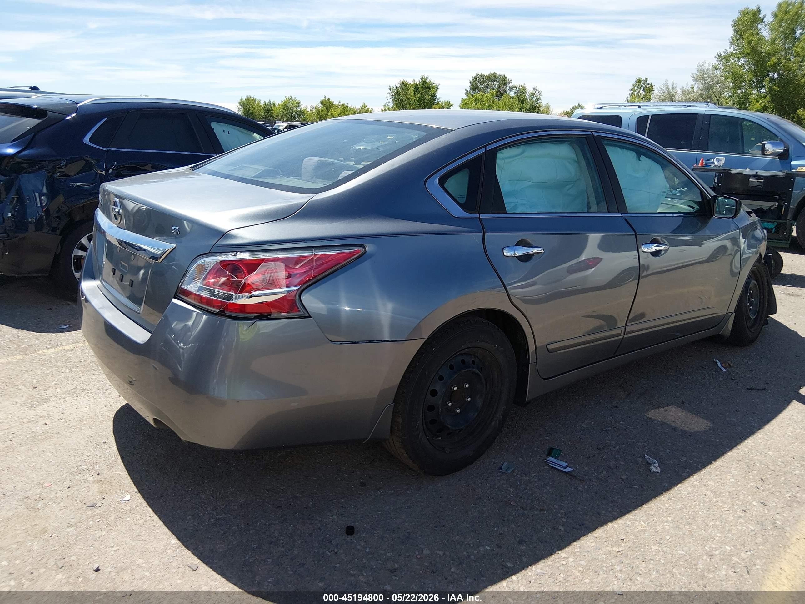 2015 Nissan Altima 2.5 S Серый vin: 1N4AL3AP8FC483016