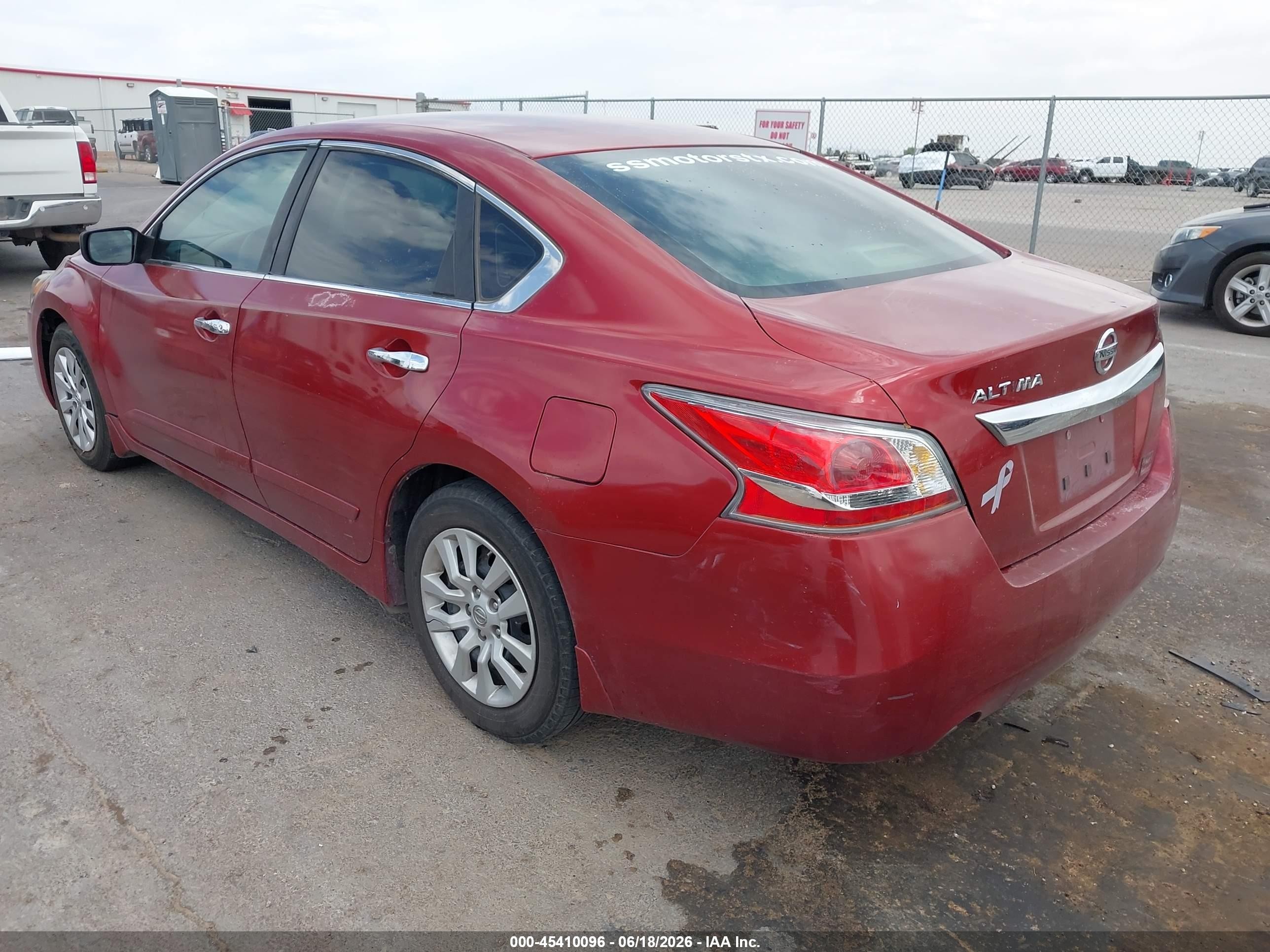 2015 Nissan Altima 2.5 S Maroon vin: 1N4AL3AP8FC485039