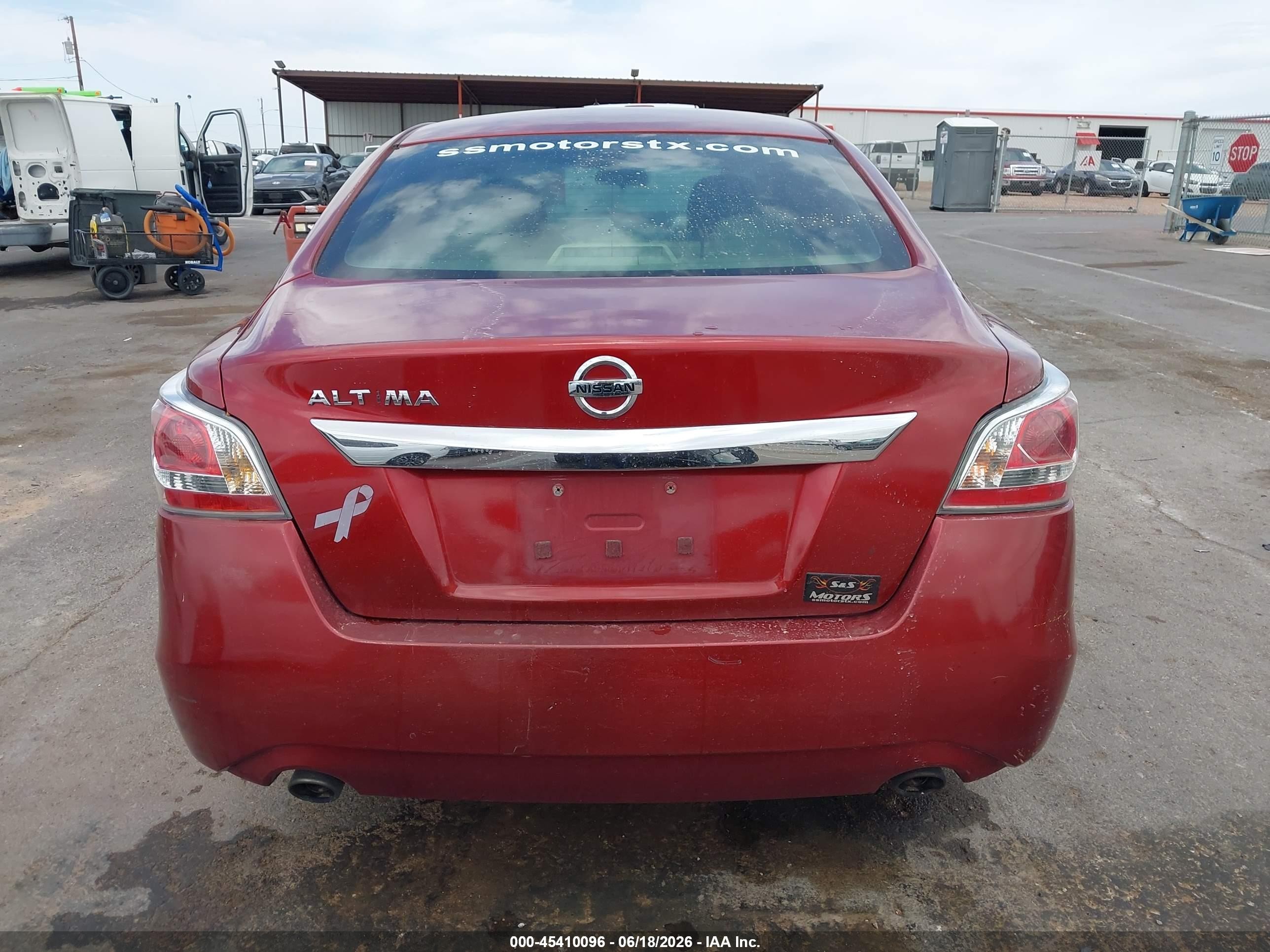 2015 Nissan Altima 2.5 S Maroon vin: 1N4AL3AP8FC485039