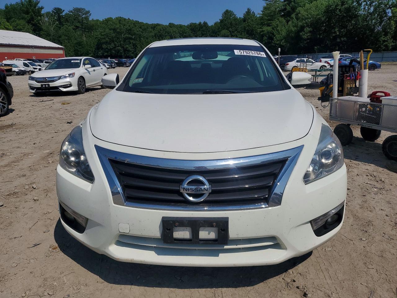 2015 Nissan Altima 2.5 Sv White vin: 1N4AL3AP8FC485588