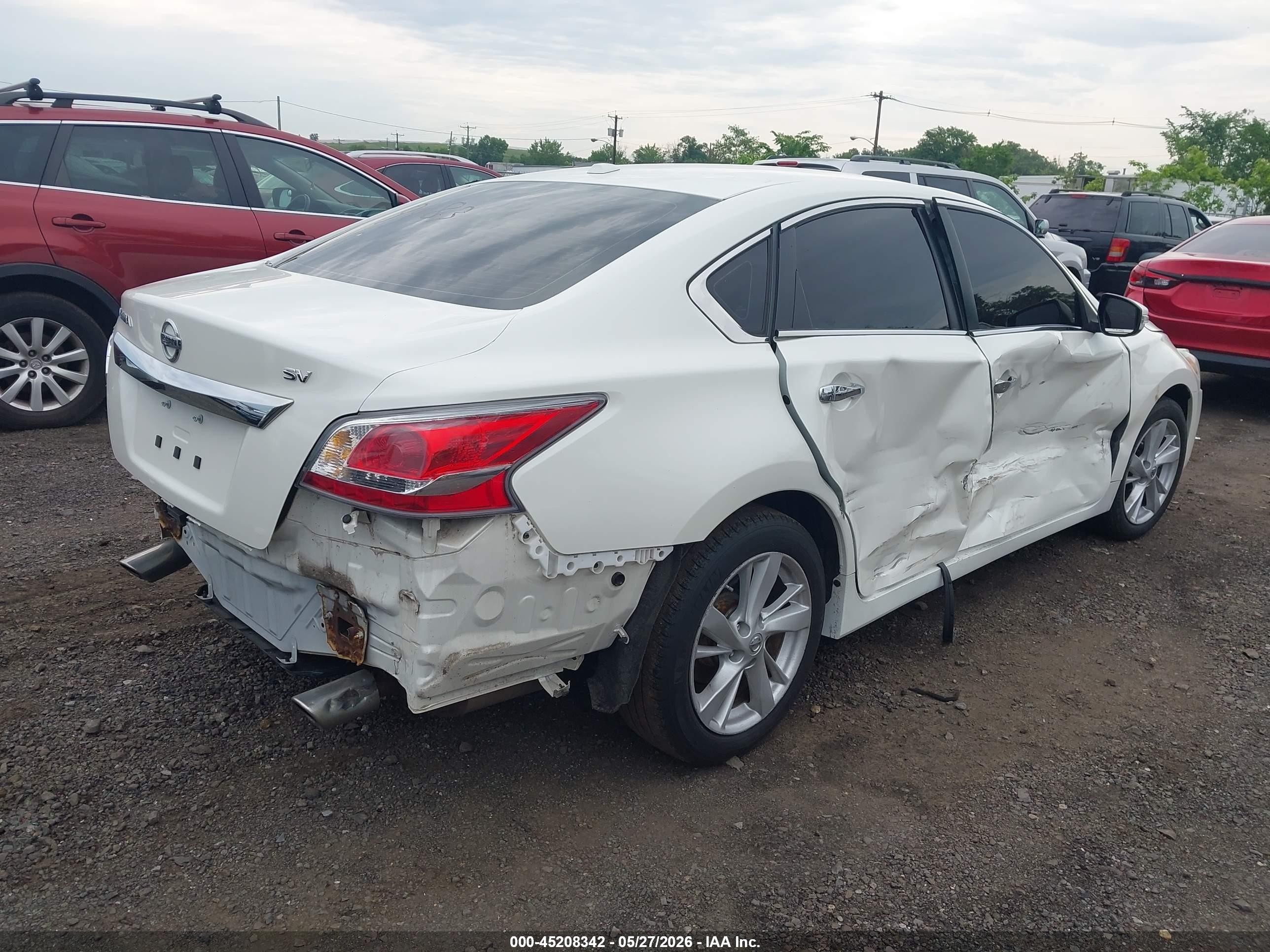 2015 Nissan Altima 2.5 Sv Белый vin: 1N4AL3AP8FC492119