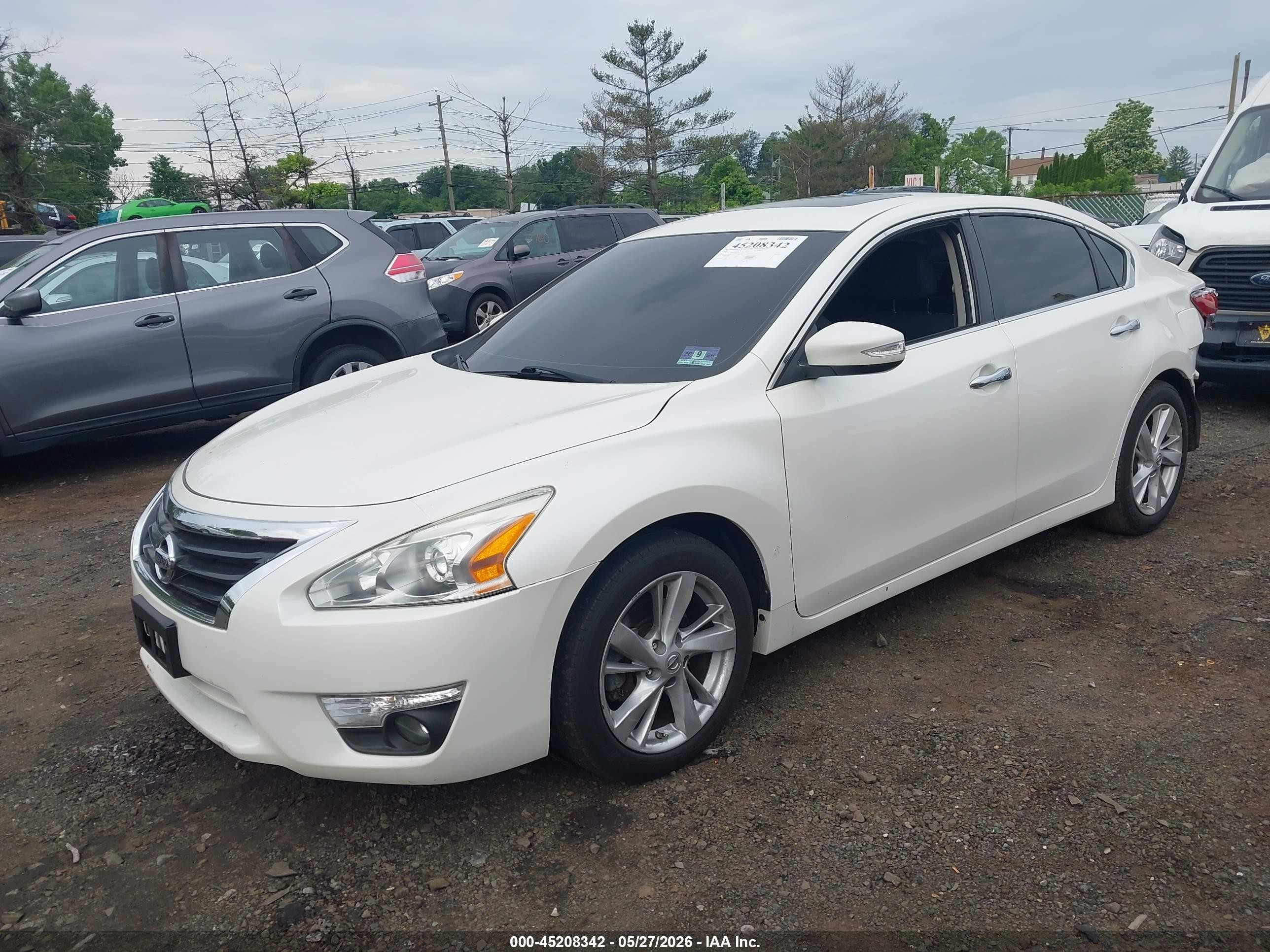 2015 Nissan Altima 2.5 Sv Белый vin: 1N4AL3AP8FC492119