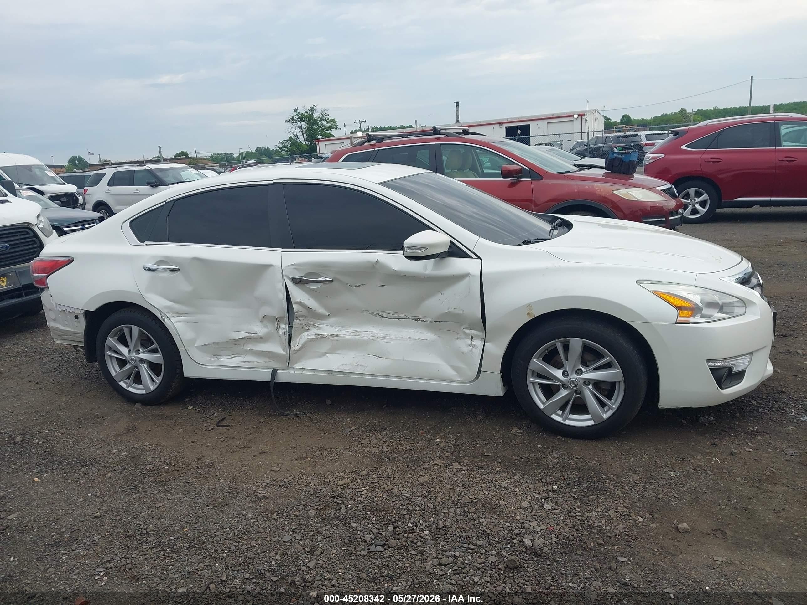2015 Nissan Altima 2.5 Sv Белый vin: 1N4AL3AP8FC492119