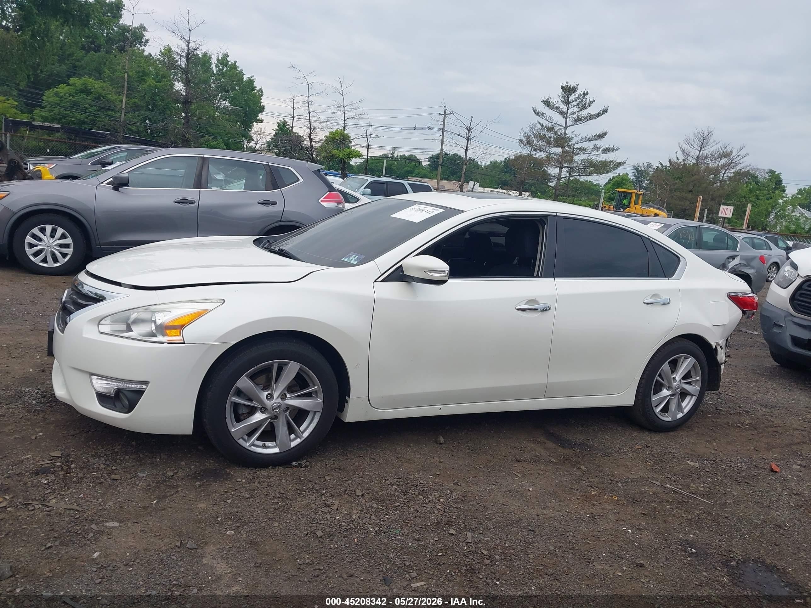 2015 Nissan Altima 2.5 Sv Белый vin: 1N4AL3AP8FC492119