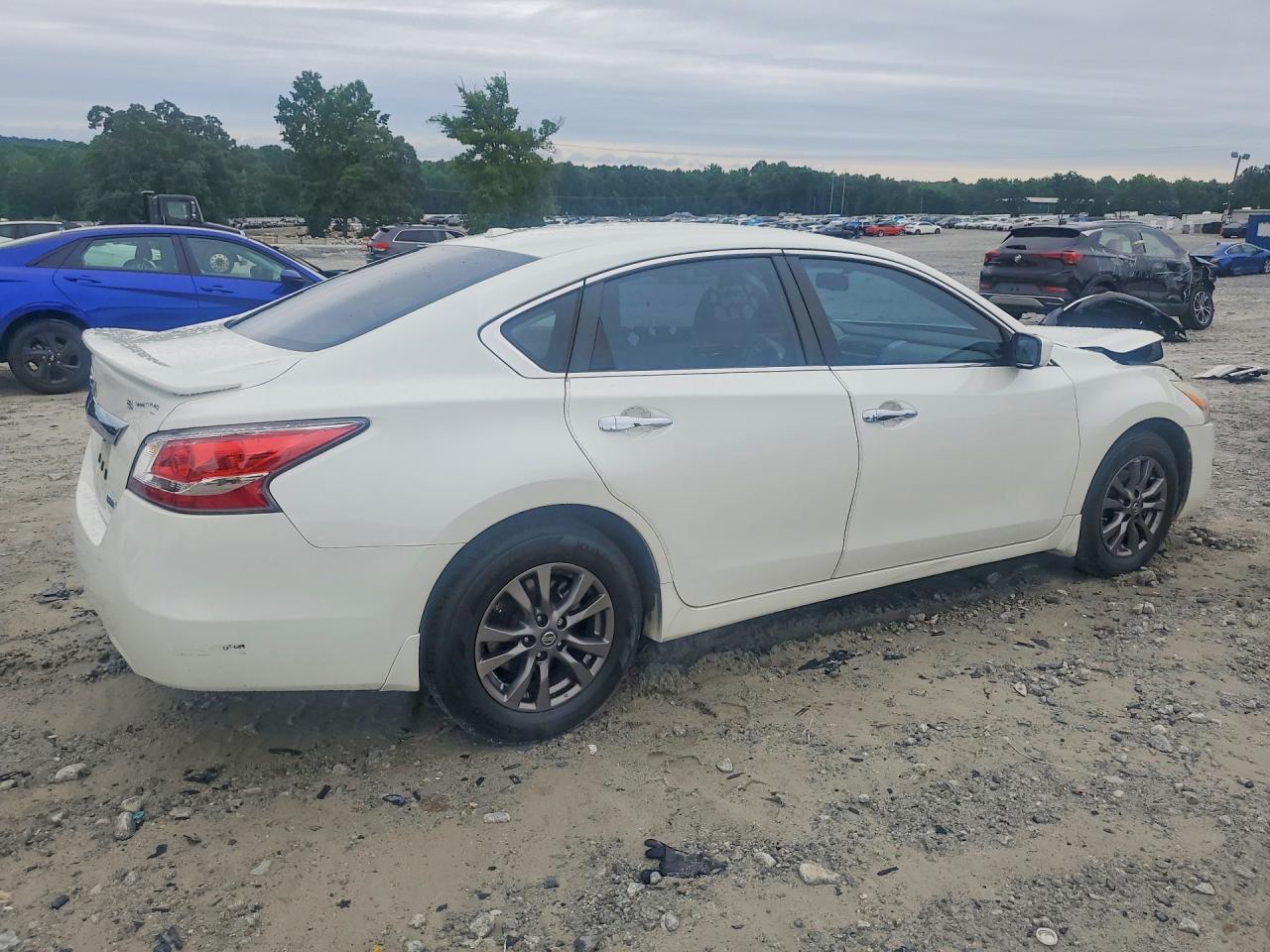 2015 Nissan Altima White vin: 1N4AL3AP8FC492122