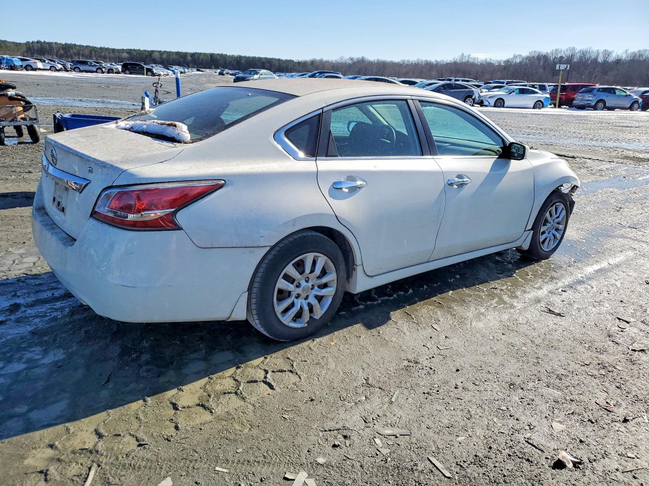 2015 Nissan Altima 2.5 White vin: 1N4AL3AP8FC494937