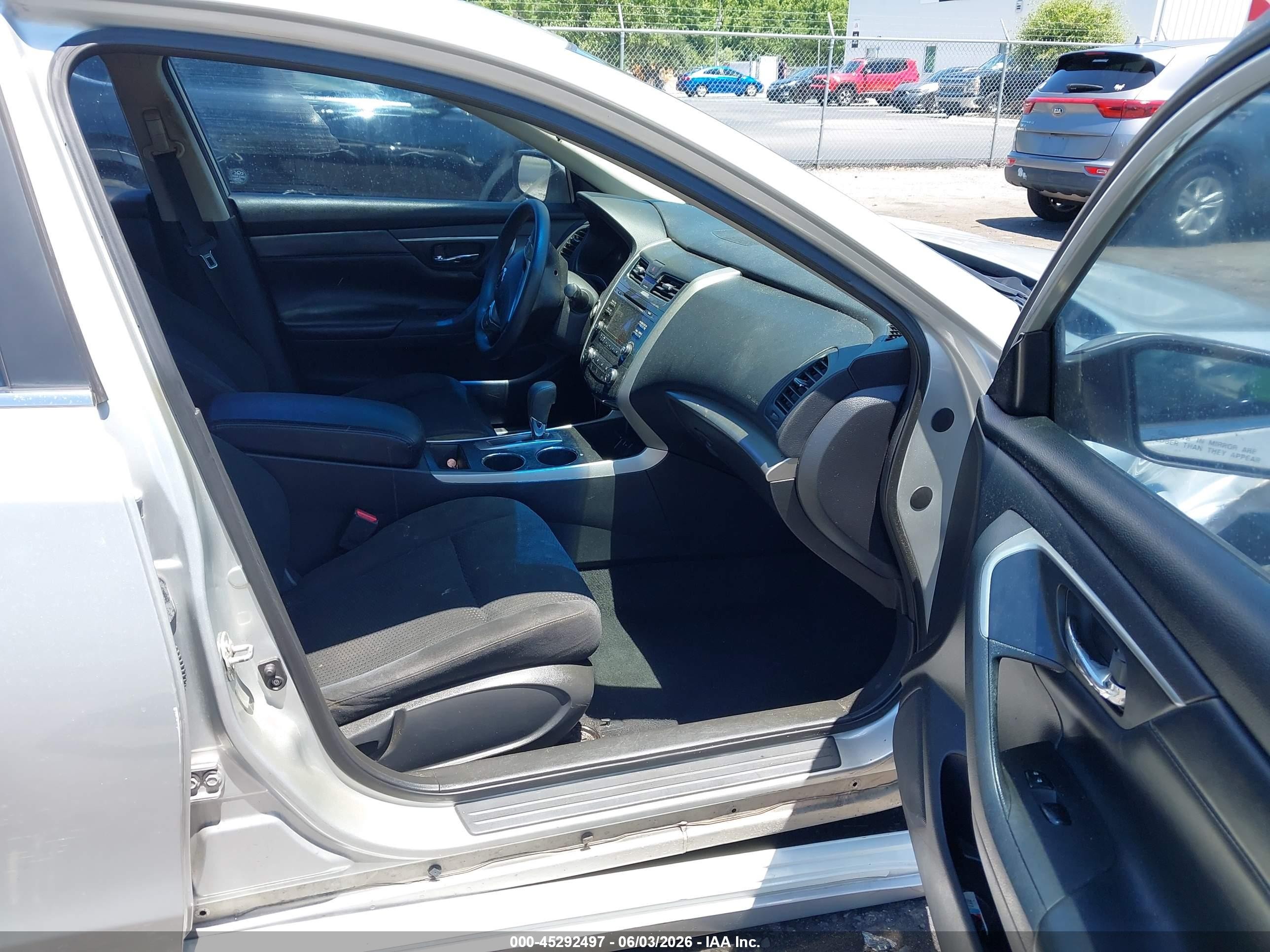 2015 Nissan Altima 2.5 S Серебряный vin: 1N4AL3AP8FC574741