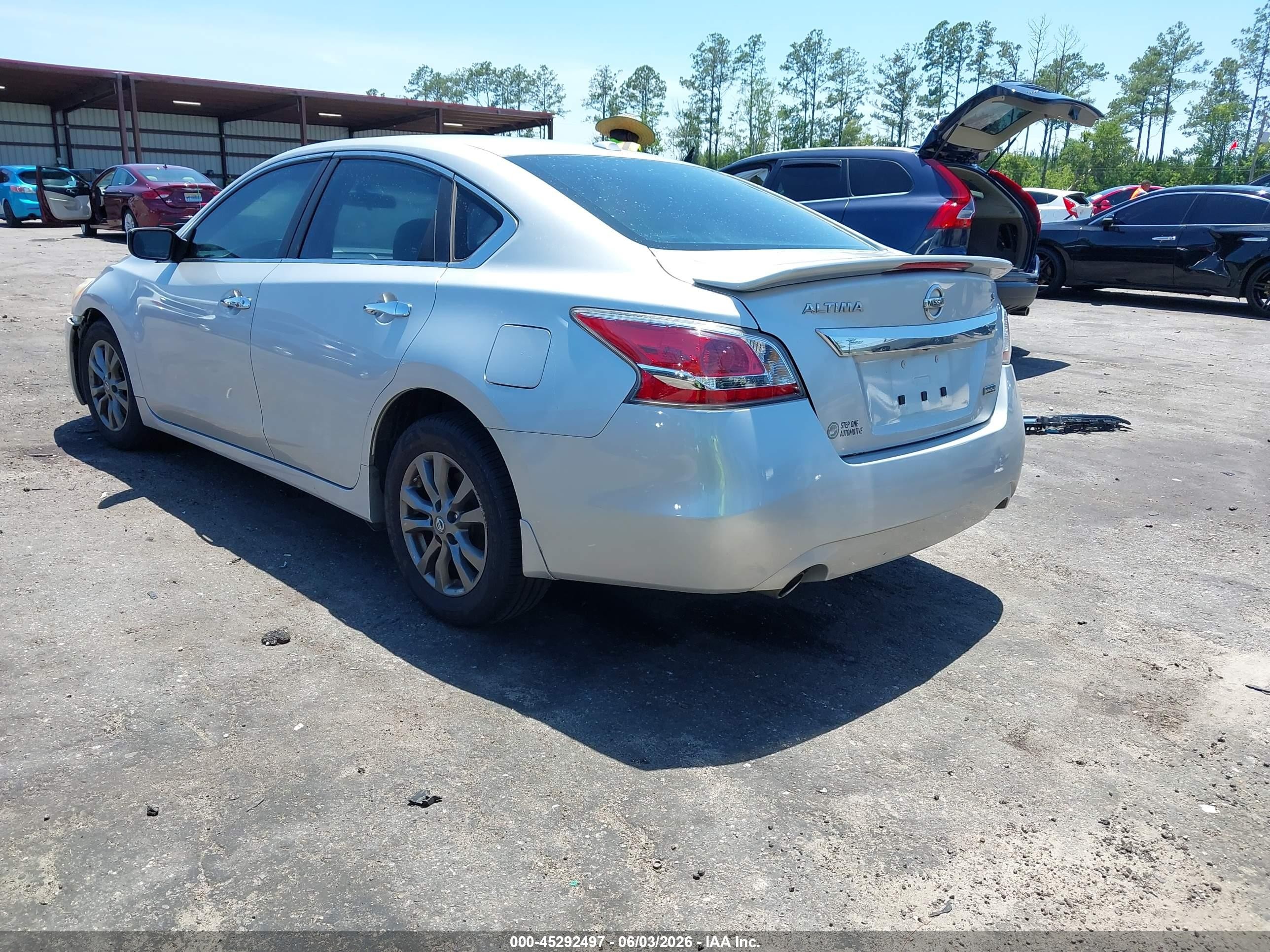 2015 Nissan Altima 2.5 S Серебряный vin: 1N4AL3AP8FC574741