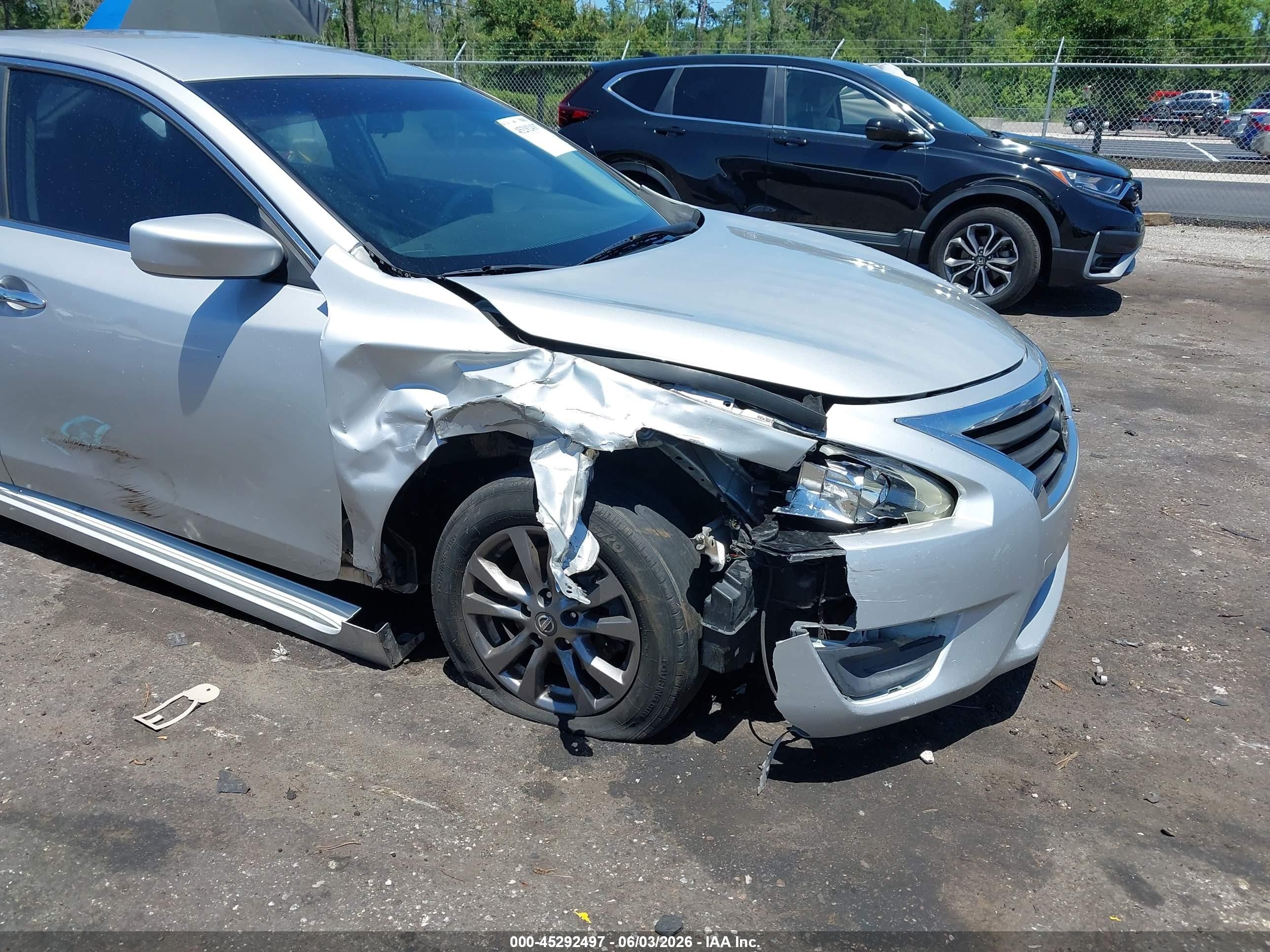 2015 Nissan Altima 2.5 S Серебряный vin: 1N4AL3AP8FC574741