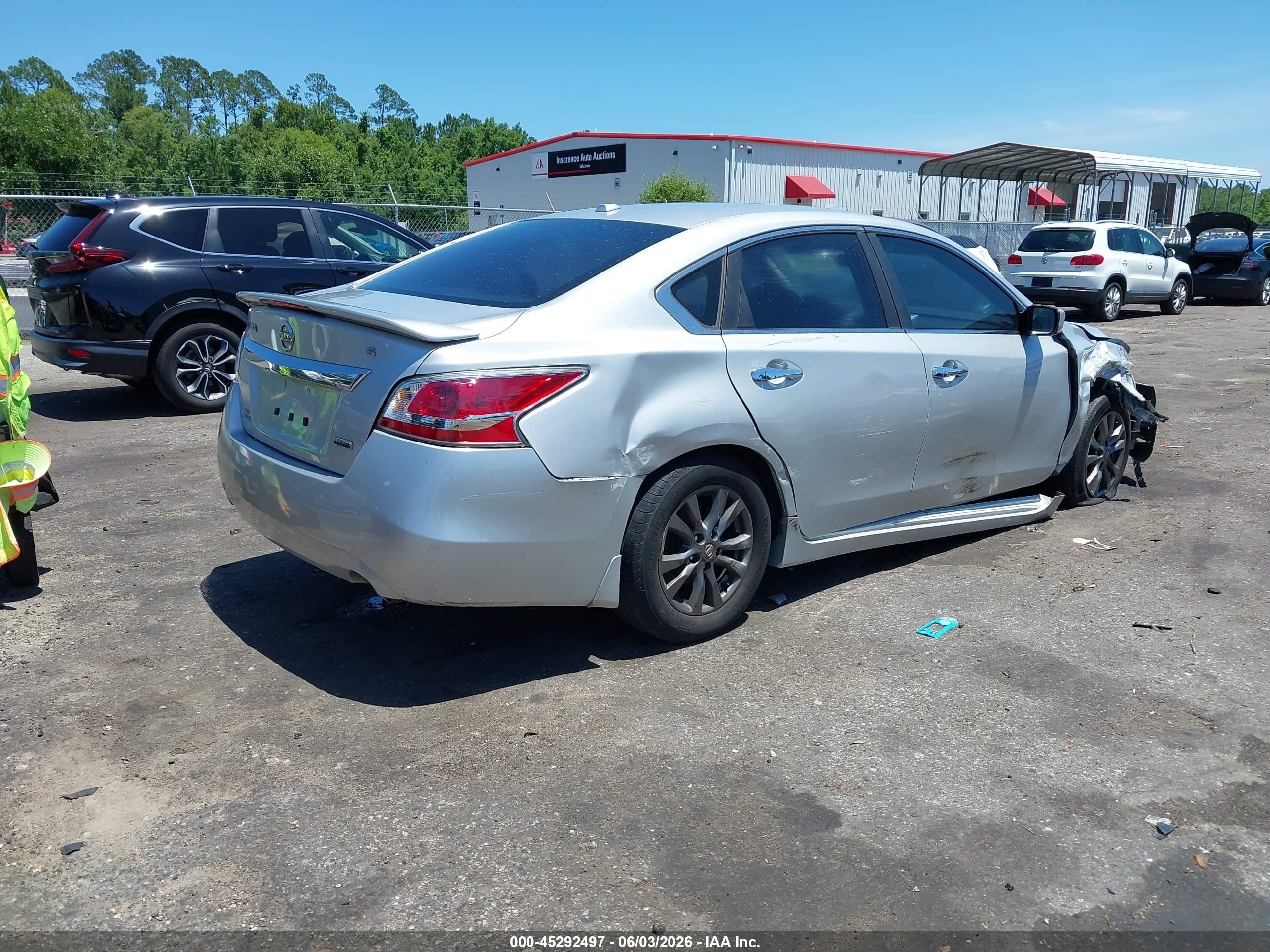 2015 Nissan Altima 2.5 S Серебряный vin: 1N4AL3AP8FC574741