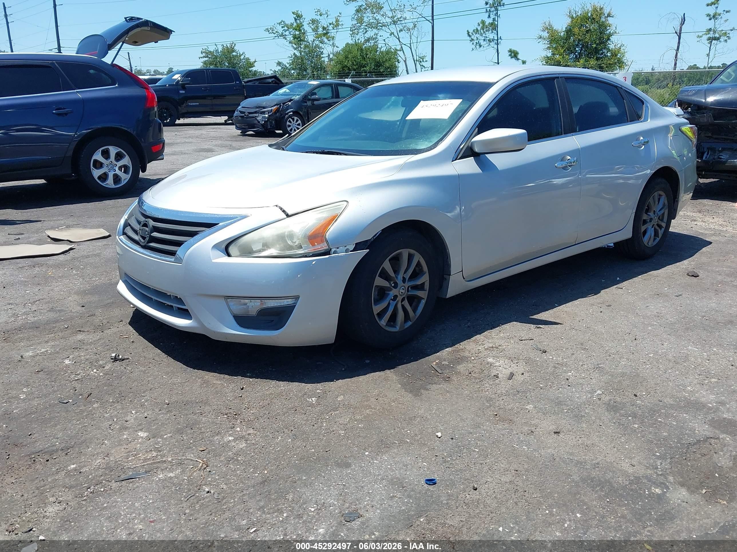 2015 Nissan Altima 2.5 S Серебряный vin: 1N4AL3AP8FC574741