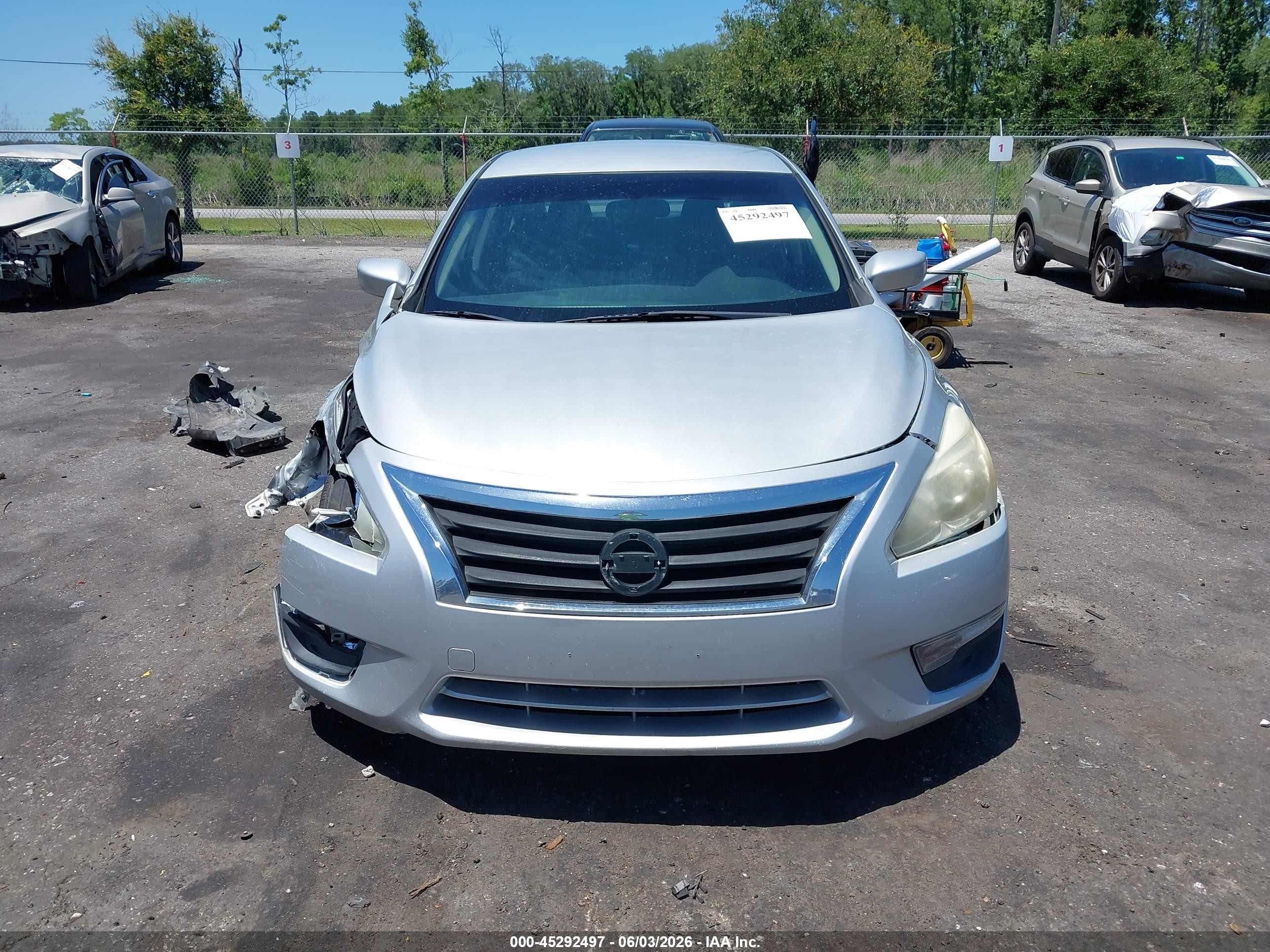 2015 Nissan Altima 2.5 S Серебряный vin: 1N4AL3AP8FC574741