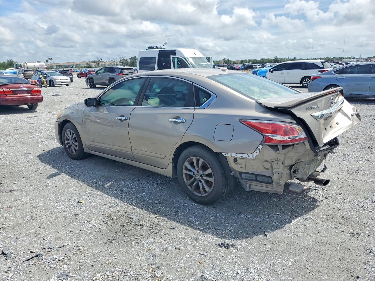 2015 Nissan Altima 2.5 S Желто-коричневый vin: 1N4AL3AP8FC583231