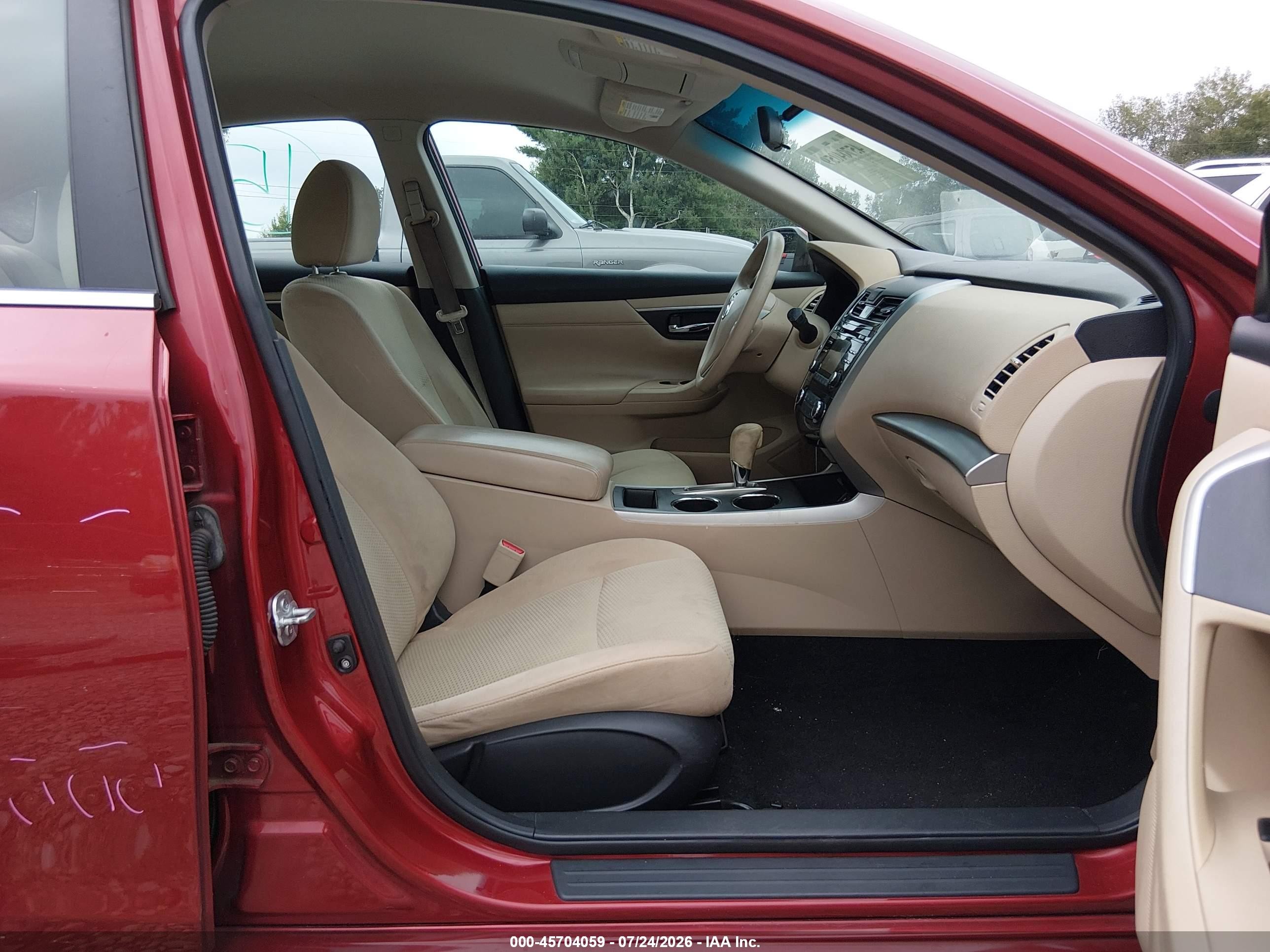 2015 Nissan Altima 2.5 S Red vin: 1N4AL3AP8FC583360