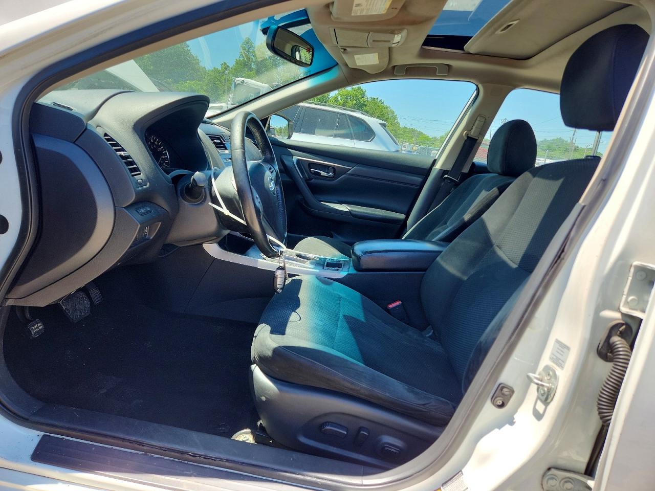 2015 Nissan Altima 2.5 Sv White vin: 1N4AL3AP8FC587005
